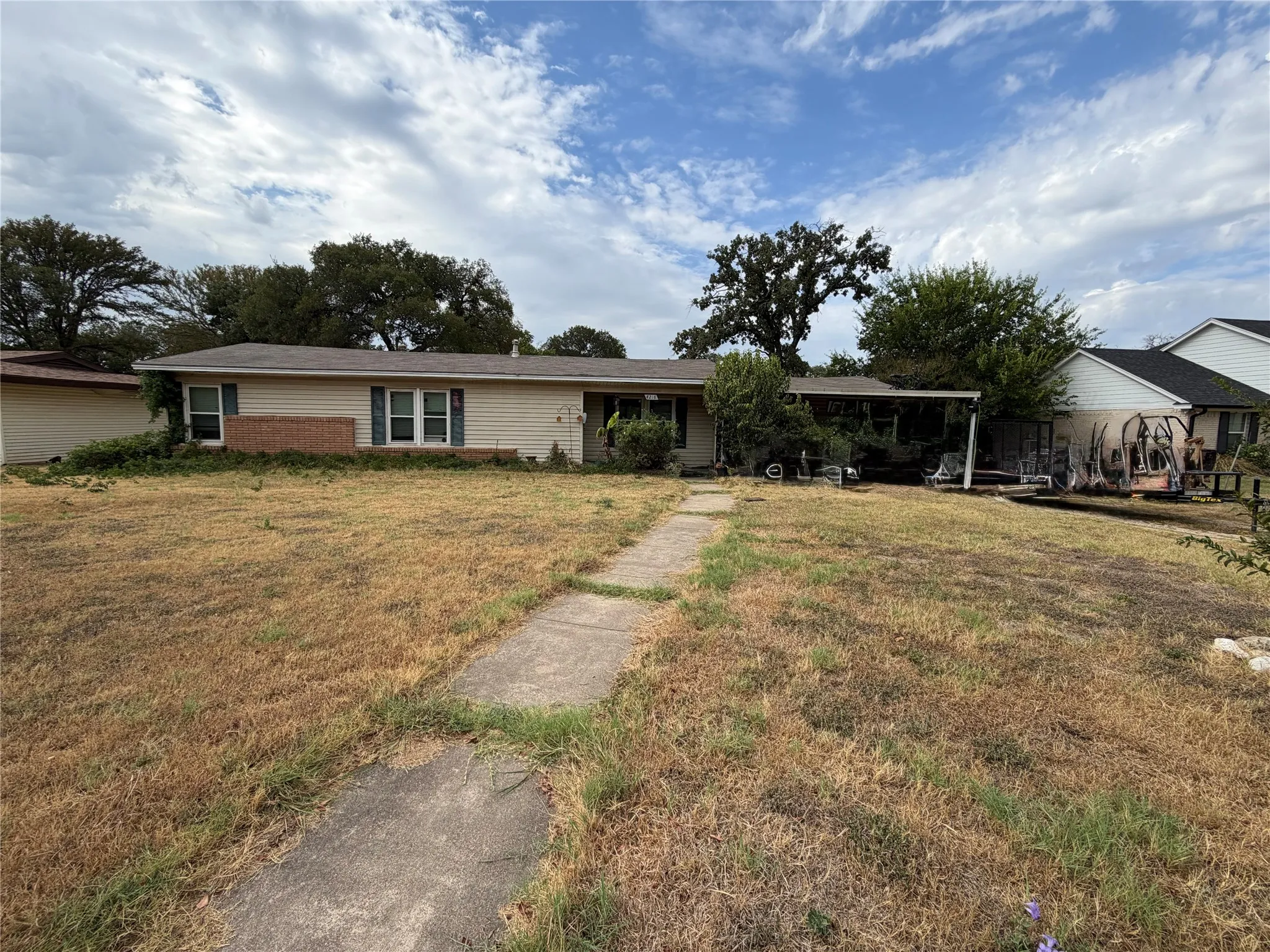 Single Family Residence For Sale in Mc Lennan County , 4218 Idylwood Lane, Waco, Texas 76705, 3 Bedroom, 2 Bathroom, 1 Garage spaces, 1,536 Sqft, built in 1957, mls#21378032, Real Estate Agent in Waco, Homes For Sale in Mc Lennan county, Homes For Sale in Waco, Realtor in Waco Texas, Real Estate Brokerage Independent Realty Texas, Luminita Cordes Realtor
