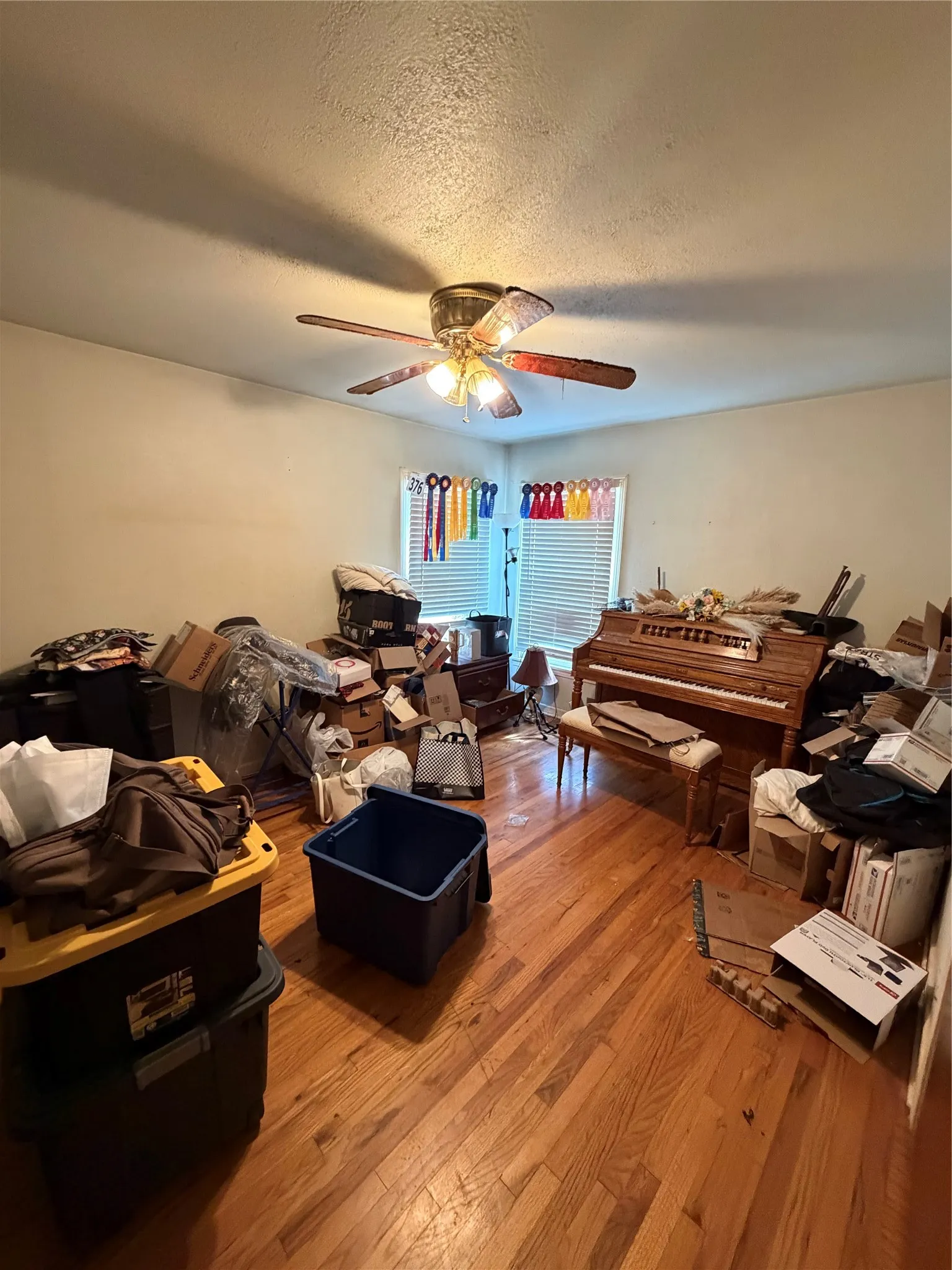 Single Family Residence For Sale in Mc Lennan County , 4218 Idylwood Lane, Waco, Texas 76705, 3 Bedroom, 2 Bathroom, 1 Garage spaces, 1,536 Sqft, built in 1957, mls#21378032, Real Estate Agent in Waco, Homes For Sale in Mc Lennan county, Homes For Sale in Waco, Realtor in Waco Texas, Real Estate Brokerage Independent Realty Texas, Luminita Cordes Realtor
