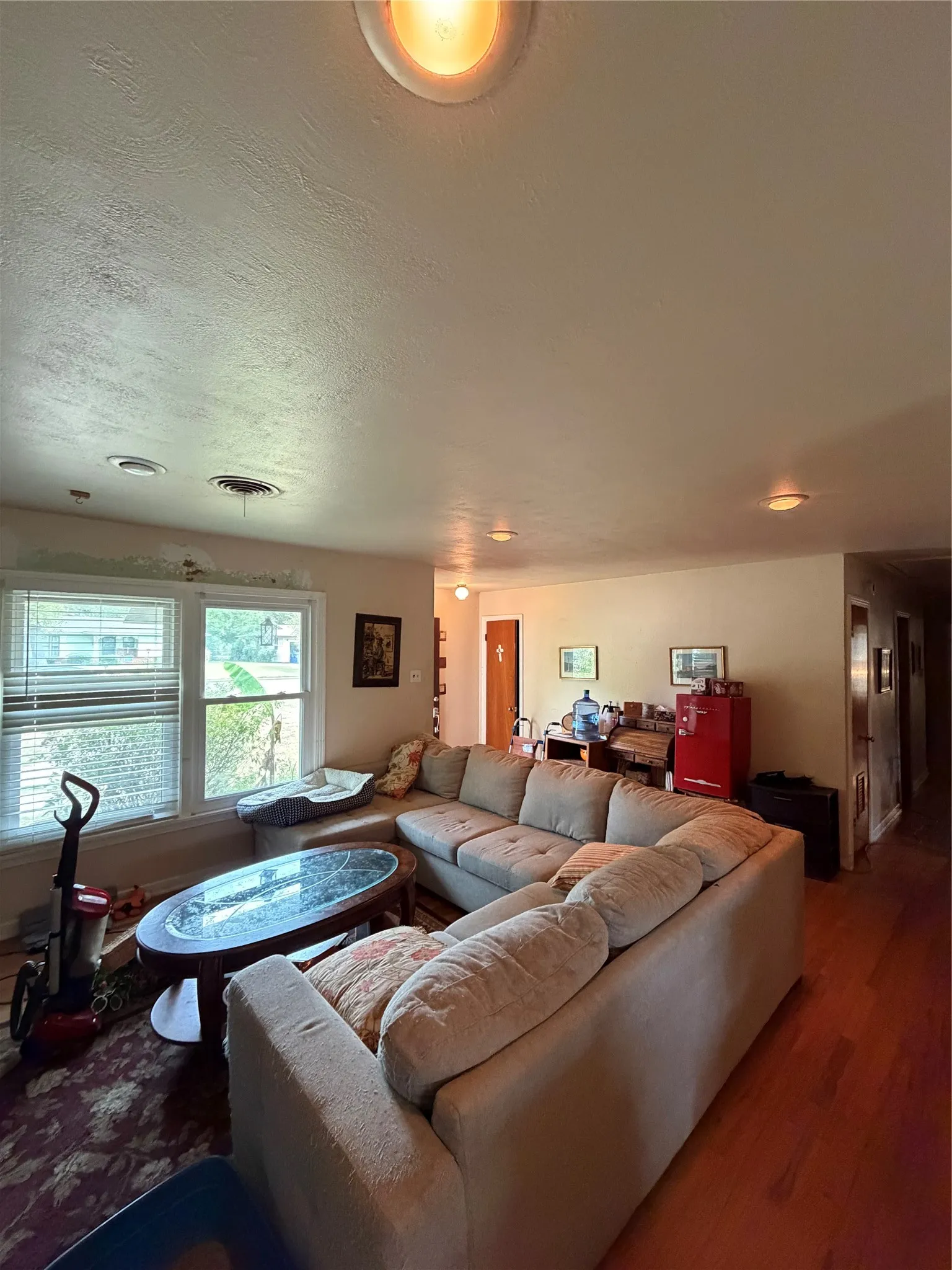 Single Family Residence For Sale in Mc Lennan County , 4218 Idylwood Lane, Waco, Texas 76705, 3 Bedroom, 2 Bathroom, 1 Garage spaces, 1,536 Sqft, built in 1957, mls#21378032, Real Estate Agent in Waco, Homes For Sale in Mc Lennan county, Homes For Sale in Waco, Realtor in Waco Texas, Real Estate Brokerage Independent Realty Texas, Luminita Cordes Realtor