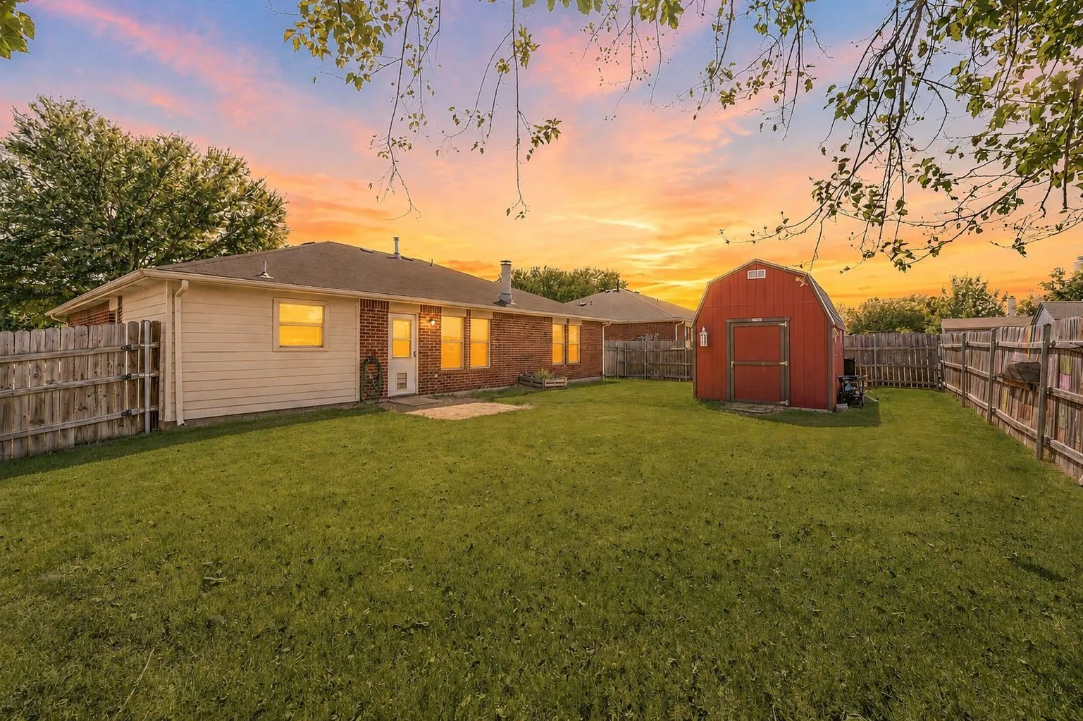 Single Family Residence For Sale in Tarrant County , 632 Partridge Drive, Saginaw, Texas 76131, 3 Bedroom, 2 Bathroom, 2 Garage spaces, 1,509 Sqft, built in 2004, mls#21368864, Real Estate Agent in Saginaw, Homes For Sale in Tarrant county, Homes For Sale in Saginaw, Realtor in Saginaw Texas, Real Estate Brokerage Independent Realty Texas, Luminita Cordes Realtor