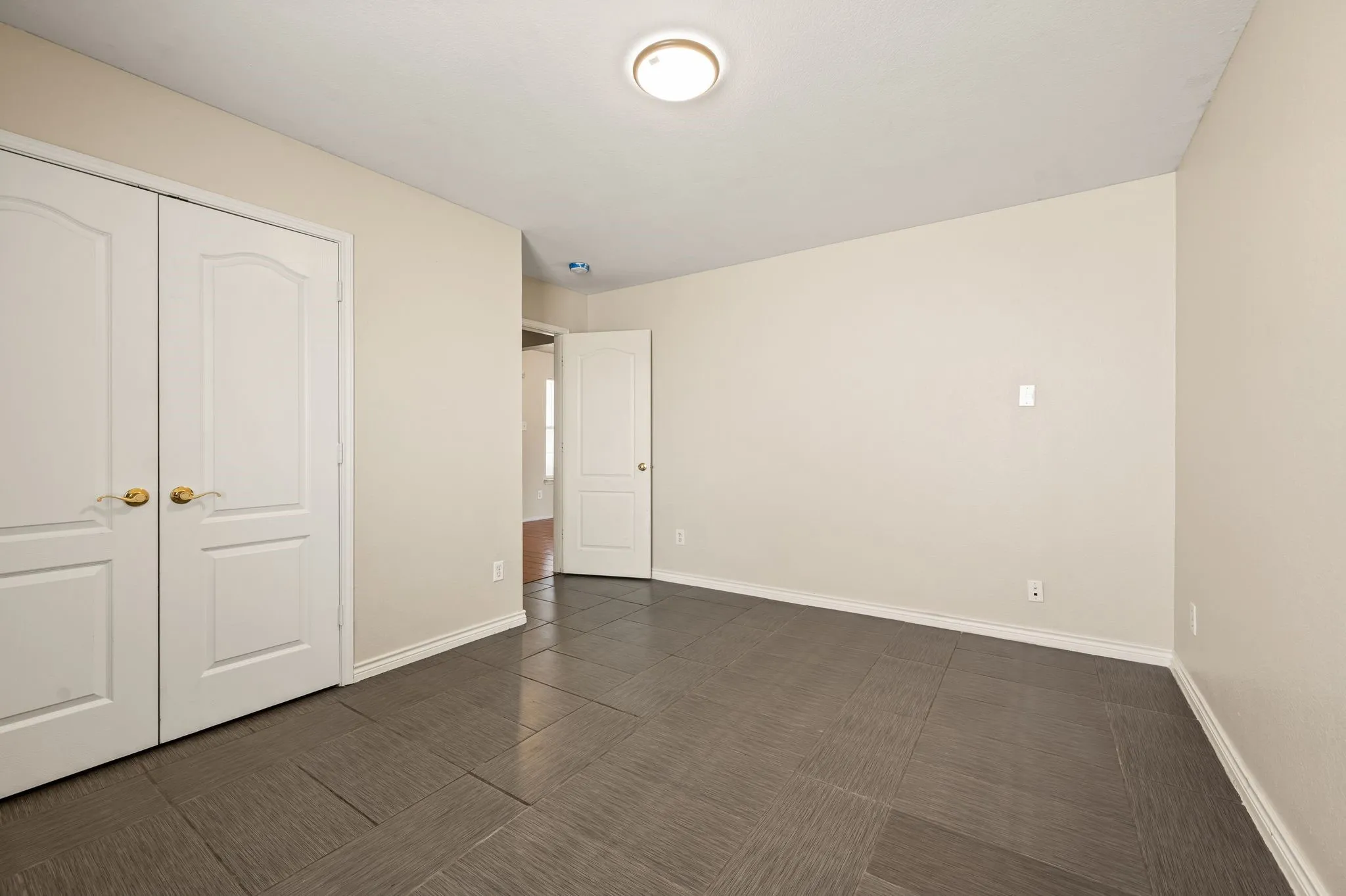 Single Family Residence For Sale in Tarrant County , 632 Partridge Drive, Saginaw, Texas 76131, 3 Bedroom, 2 Bathroom, 2 Garage spaces, 1,509 Sqft, built in 2004, mls#21368864, Real Estate Agent in Saginaw, Homes For Sale in Tarrant county, Homes For Sale in Saginaw, Realtor in Saginaw Texas, Real Estate Brokerage Independent Realty Texas, Luminita Cordes Realtor