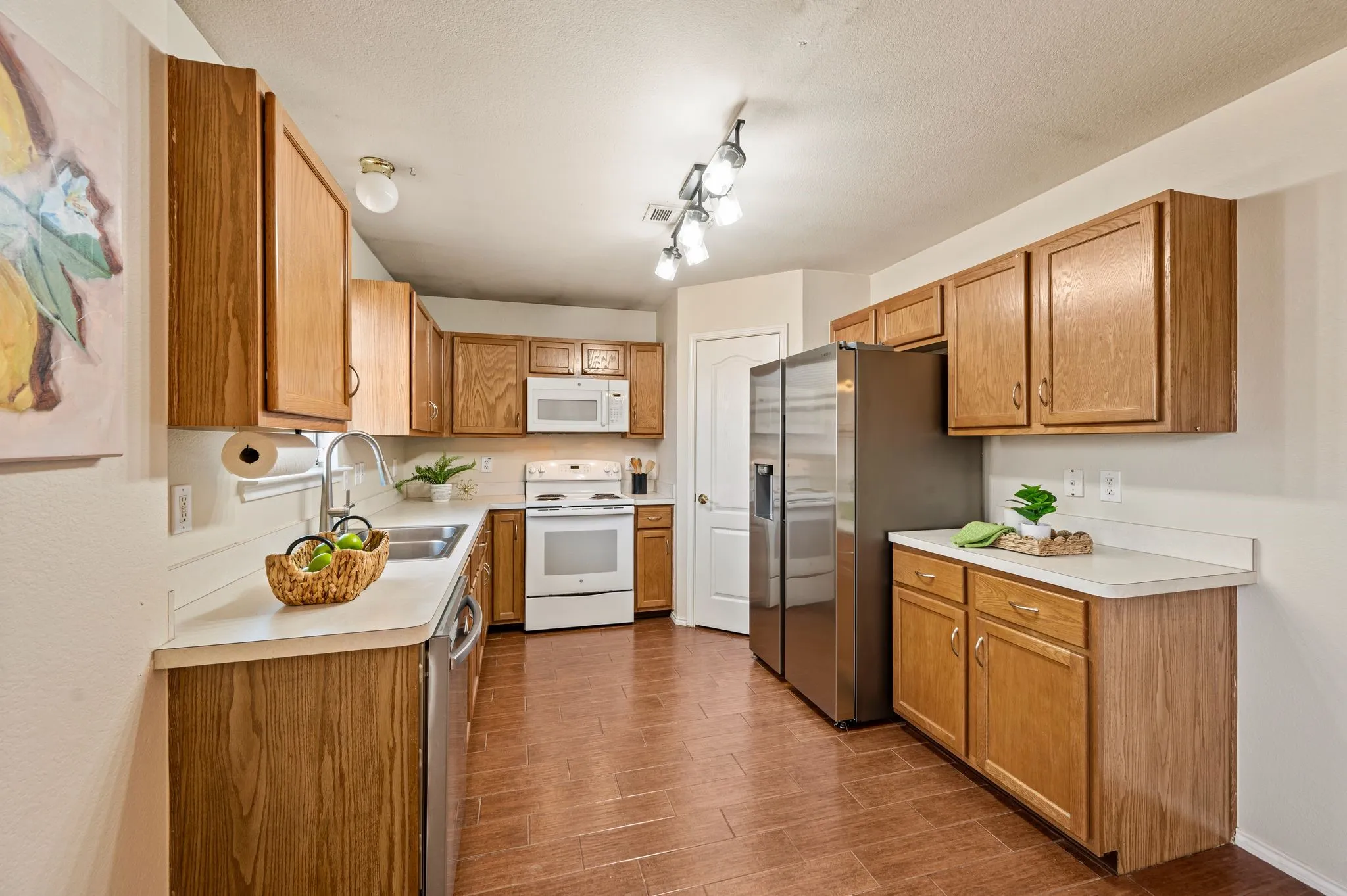 Single Family Residence For Sale in Tarrant County , 632 Partridge Drive, Saginaw, Texas 76131, 3 Bedroom, 2 Bathroom, 2 Garage spaces, 1,509 Sqft, built in 2004, mls#21368864, Real Estate Agent in Saginaw, Homes For Sale in Tarrant county, Homes For Sale in Saginaw, Realtor in Saginaw Texas, Real Estate Brokerage Independent Realty Texas, Luminita Cordes Realtor