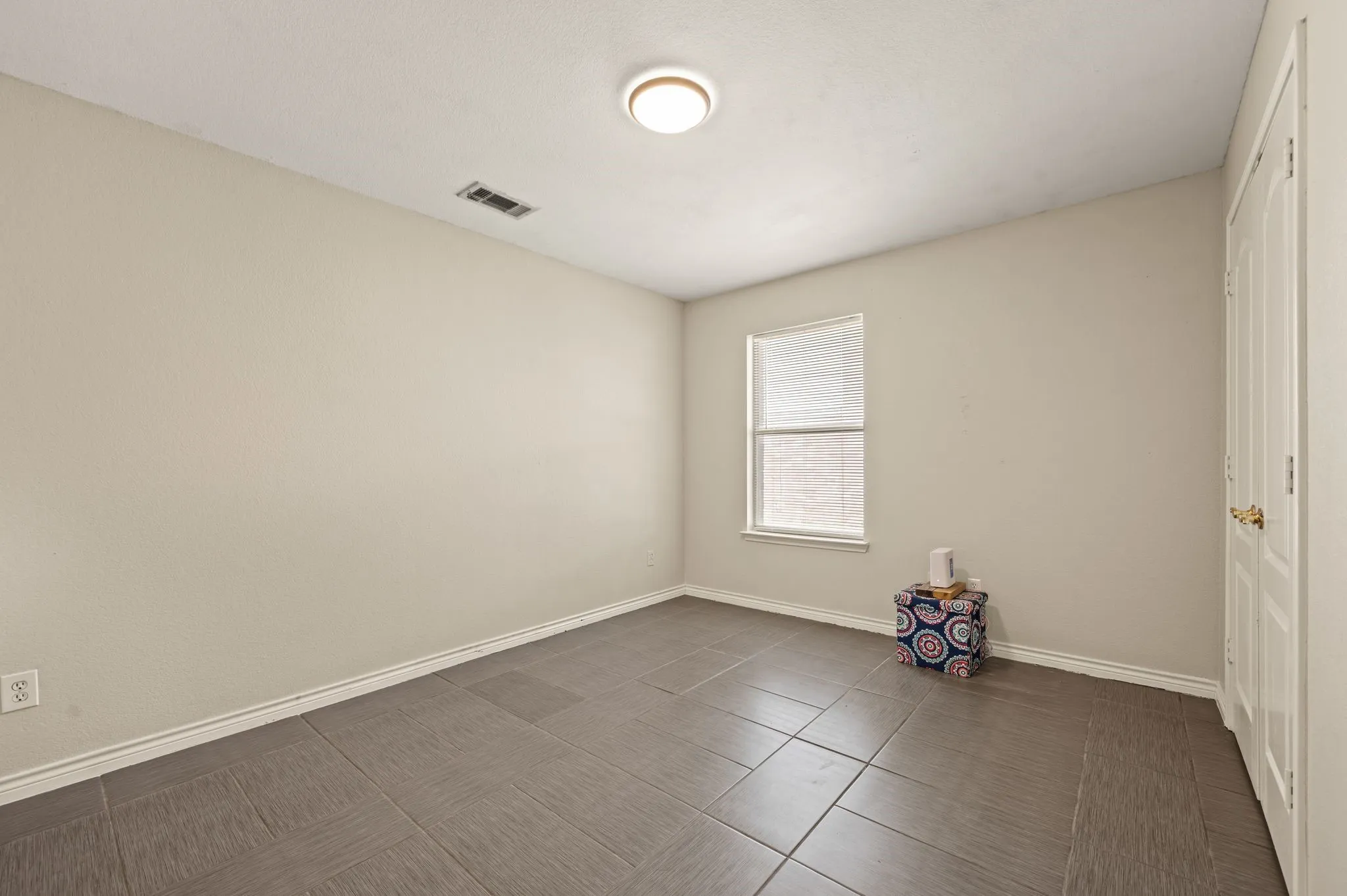 Single Family Residence For Sale in Tarrant County , 632 Partridge Drive, Saginaw, Texas 76131, 3 Bedroom, 2 Bathroom, 2 Garage spaces, 1,509 Sqft, built in 2004, mls#21368864, Real Estate Agent in Saginaw, Homes For Sale in Tarrant county, Homes For Sale in Saginaw, Realtor in Saginaw Texas, Real Estate Brokerage Independent Realty Texas, Luminita Cordes Realtor