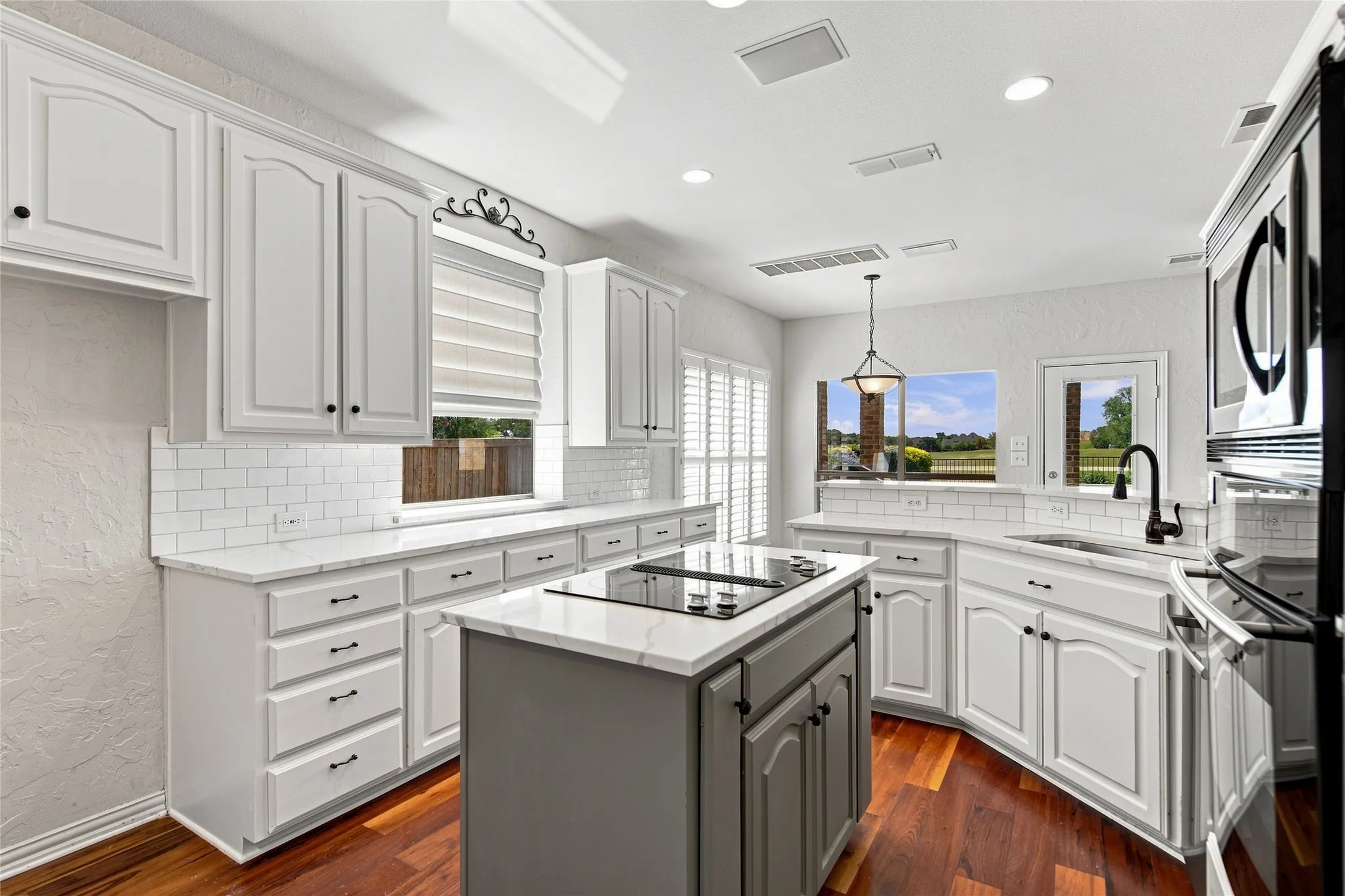 Single Family Residence For Sale in Tarrant County , 1820 Forest Bend Lane, Keller, Texas 76248, 4 Bedroom, 3 Bathroom, 3 Garage spaces, 2,782 Sqft, built in 1998, mls#21370156, Real Estate Agent in Keller, Homes For Sale in Tarrant county, Homes For Sale in Keller, Realtor in Keller Texas, Real Estate Brokerage Independent Realty Texas, Luminita Cordes Realtor