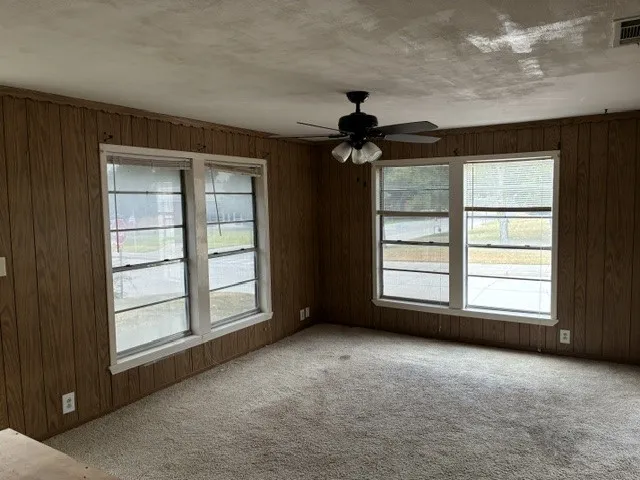 Single Family Residence For Sale in Collin County , 316 N Washington Street, Farmersville, Texas 75442, 3 Bedroom, 1 Bathroom, Garage spaces, 1,546 Sqft, built in 1966, mls#21378037, Real Estate Agent in Farmersville, Homes For Sale in Collin county, Homes For Sale in Farmersville, Realtor in Farmersville Texas, Real Estate Brokerage Independent Realty Texas, Luminita Cordes Realtor