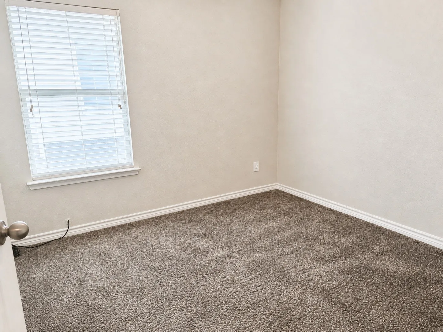 Single Family Residence For Rent in Tarrant County , 14117 Playa Trail, Fort Worth, Texas 76052, 3 Bedroom, 2 Bathroom, 2 Garage spaces, 1,902 Sqft, built in 2006, mls#21377525, Real Estate Agent in Fort Worth, Homes For Rent in Tarrant county, Homes For Rent in Fort Worth, Realtor in Fort Worth Texas, Real Estate Brokerage Independent Realty Texas, Luminita Cordes Realtor