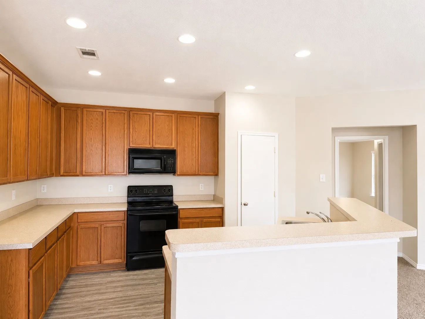 Single Family Residence For Rent in Tarrant County , 14117 Playa Trail, Fort Worth, Texas 76052, 3 Bedroom, 2 Bathroom, 2 Garage spaces, 1,902 Sqft, built in 2006, mls#21377525, Real Estate Agent in Fort Worth, Homes For Rent in Tarrant county, Homes For Rent in Fort Worth, Realtor in Fort Worth Texas, Real Estate Brokerage Independent Realty Texas, Luminita Cordes Realtor