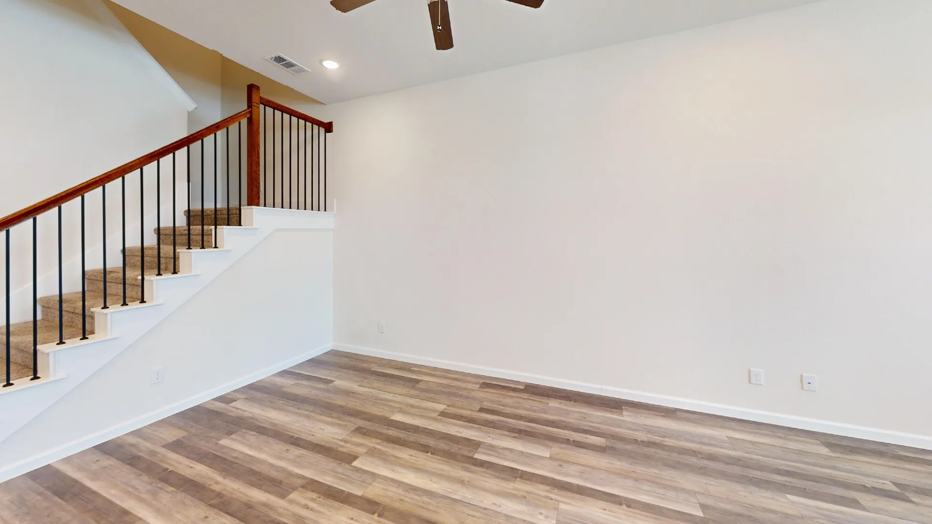 Townhouse For Rent in Denton County , 16072 Doe Lake Drive, Frisco, Texas 75068, 3 Bedroom, 3 Bathroom, 2 Garage spaces, 1,679 Sqft, built in 2021, mls#21378036, Real Estate Agent in Frisco, Homes For Rent in Denton county, Homes For Rent in Frisco, Realtor in Frisco Texas, Real Estate Brokerage Independent Realty Texas, Luminita Cordes Realtor