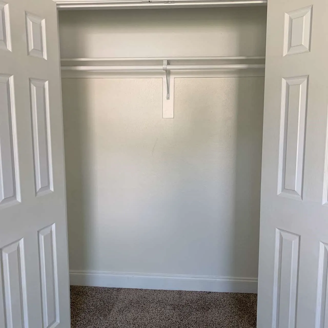 Single Family Residence For Rent in Dallas County , 2417 Norway Drive, Garland, Texas 75040, 3 Bedroom, 2 Bathroom, 2 Garage spaces, 1,536 Sqft, built in 1975, mls#21378040, Real Estate Agent in Garland, Homes For Rent in Dallas county, Homes For Rent in Garland, Realtor in Garland Texas, Real Estate Brokerage Independent Realty Texas, Luminita Cordes Realtor