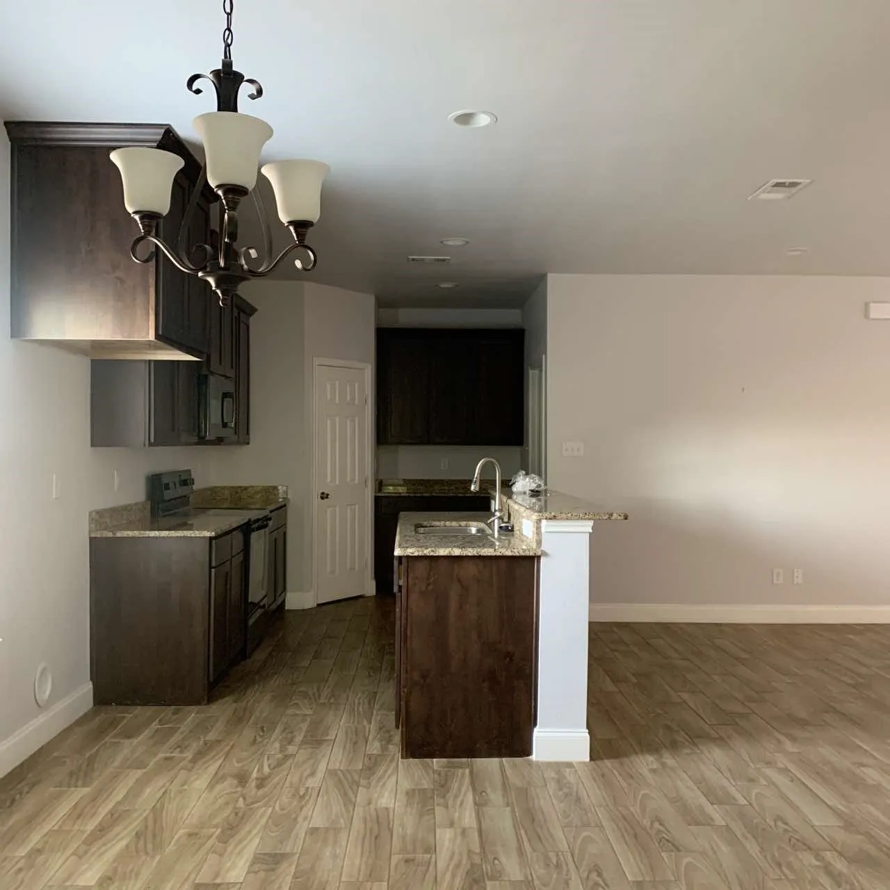 Single Family Residence For Rent in Dallas County , 2417 Norway Drive, Garland, Texas 75040, 3 Bedroom, 2 Bathroom, 2 Garage spaces, 1,536 Sqft, built in 1975, mls#21378040, Real Estate Agent in Garland, Homes For Rent in Dallas county, Homes For Rent in Garland, Realtor in Garland Texas, Real Estate Brokerage Independent Realty Texas, Luminita Cordes Realtor