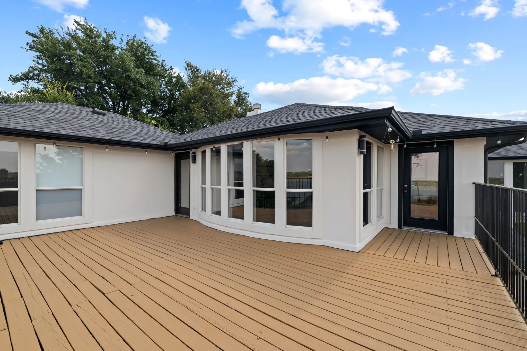 Single Family Residence For Sale in Denton County , 3102 Forest Shores Lane, Highland Village, Texas 75077, 5 Bedroom, 4 Bathroom, 3 Garage spaces, 4,888 Sqft, built in 1997, mls#21376721, Real Estate Agent in Highland Village, Homes For Sale in Denton county, Homes For Sale in Highland Village, Realtor in Highland Village Texas, Real Estate Brokerage Independent Realty Texas, Luminita Cordes Realtor