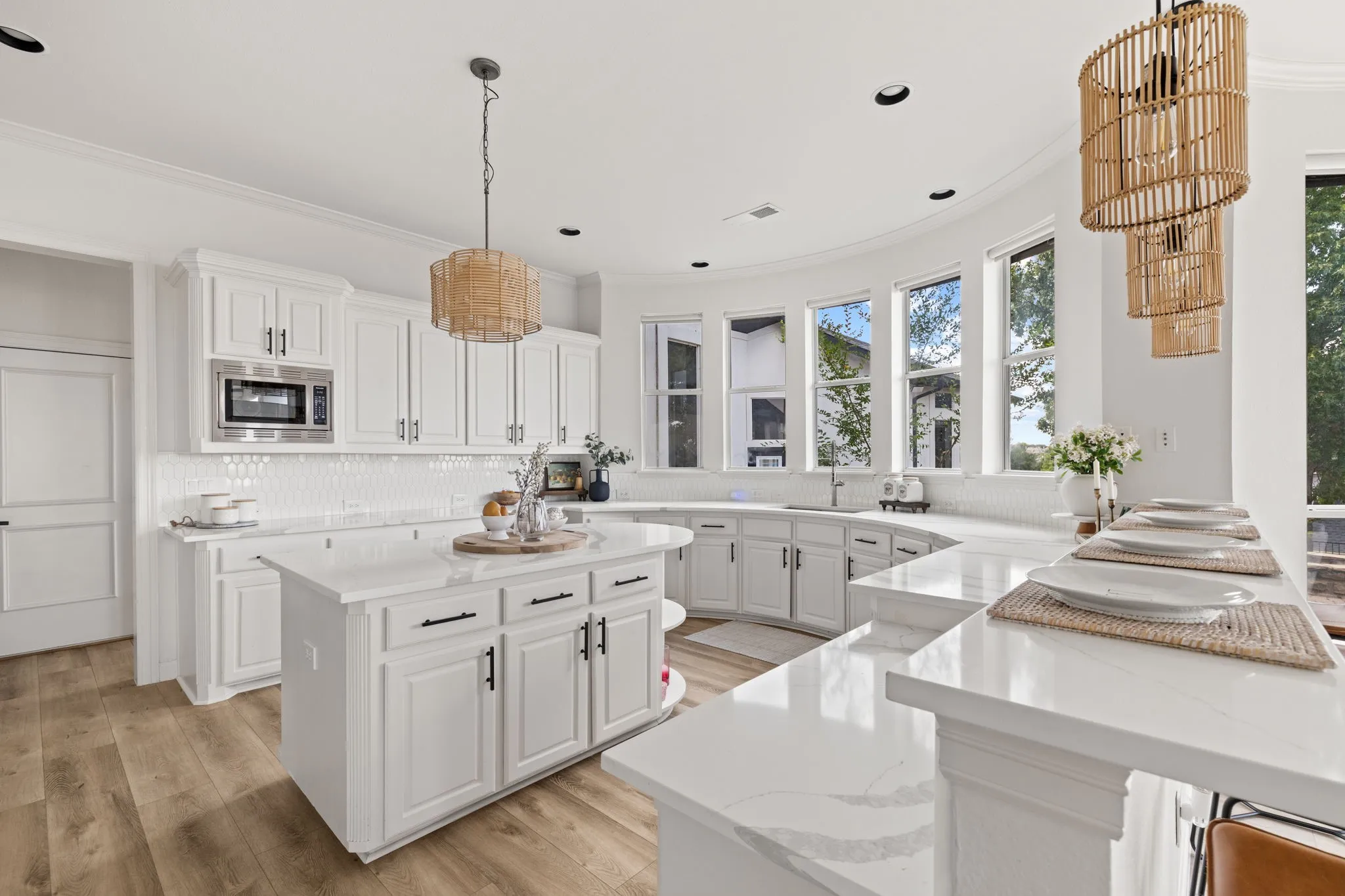 Single Family Residence For Sale in Denton County , 3102 Forest Shores Lane, Highland Village, Texas 75077, 5 Bedroom, 4 Bathroom, 3 Garage spaces, 4,888 Sqft, built in 1997, mls#21376721, Real Estate Agent in Highland Village, Homes For Sale in Denton county, Homes For Sale in Highland Village, Realtor in Highland Village Texas, Real Estate Brokerage Independent Realty Texas, Luminita Cordes Realtor