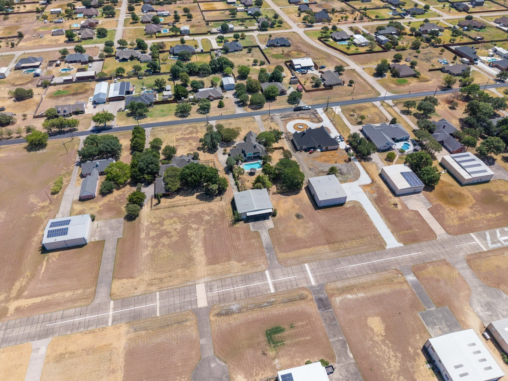Single Family Residence For Sale in Ellis County , 2941 N Mockingbird Lane, Midlothian, Texas 76065, 3 Bedroom, 3 Bathroom, 2 Garage spaces, 2,985 Sqft, built in 1992, mls#21377012, Real Estate Agent in Midlothian, Homes For Sale in Ellis county, Homes For Sale in Midlothian, Realtor in Midlothian Texas, Real Estate Brokerage Independent Realty Texas, Luminita Cordes Realtor
