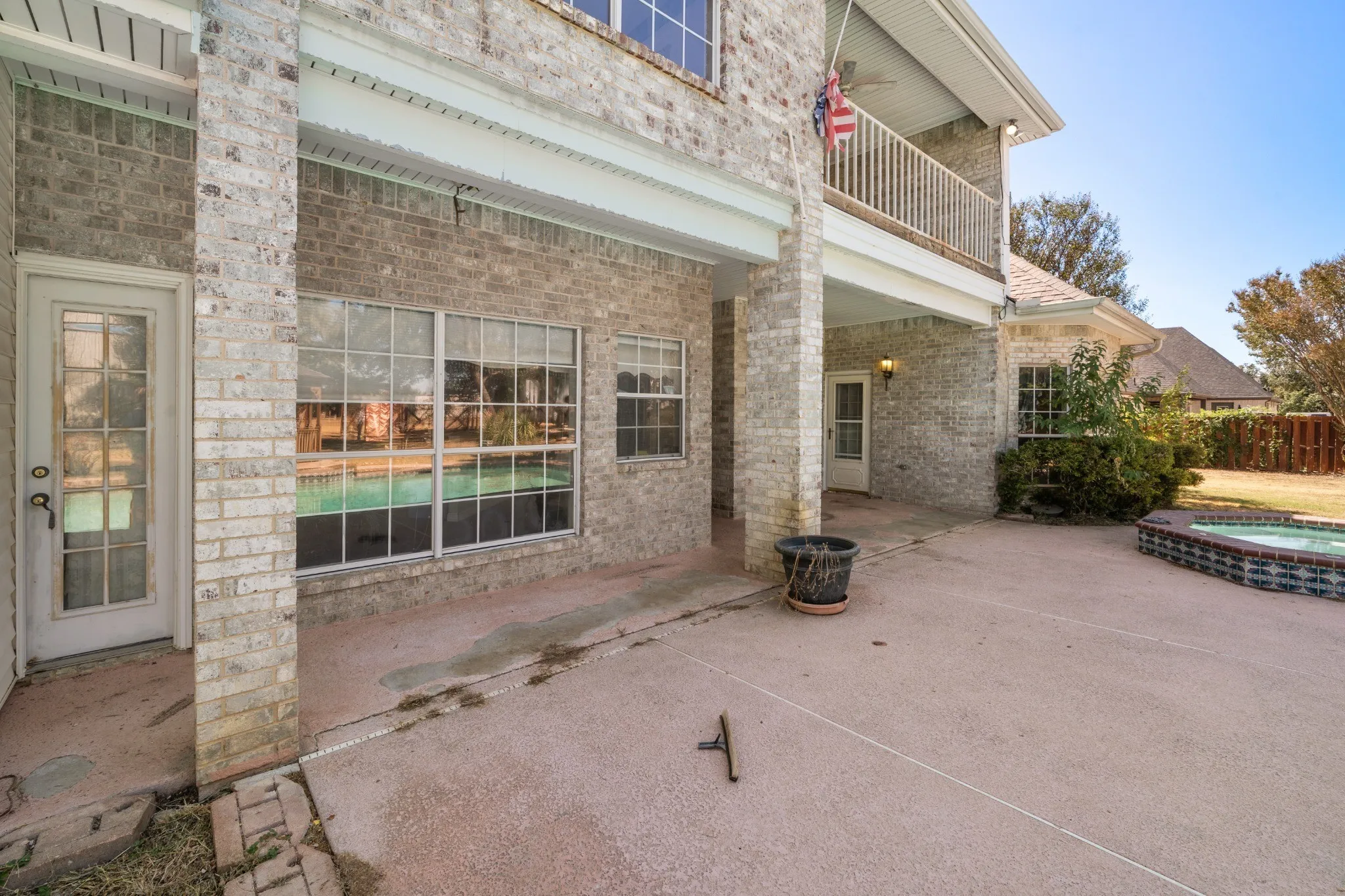 Single Family Residence For Sale in Ellis County , 2941 N Mockingbird Lane, Midlothian, Texas 76065, 3 Bedroom, 3 Bathroom, 2 Garage spaces, 2,985 Sqft, built in 1992, mls#21377012, Real Estate Agent in Midlothian, Homes For Sale in Ellis county, Homes For Sale in Midlothian, Realtor in Midlothian Texas, Real Estate Brokerage Independent Realty Texas, Luminita Cordes Realtor