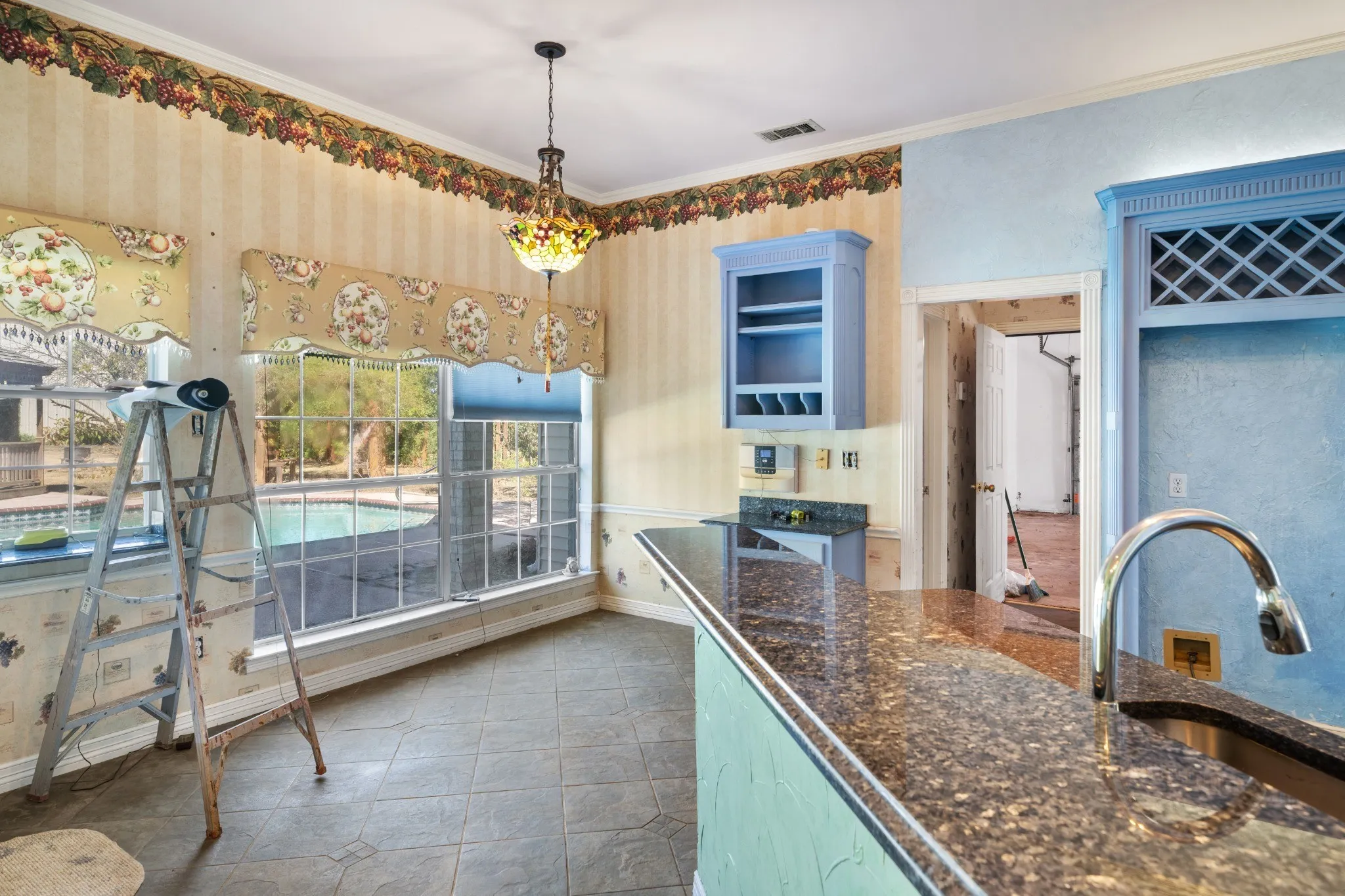 Single Family Residence For Sale in Ellis County , 2941 N Mockingbird Lane, Midlothian, Texas 76065, 3 Bedroom, 3 Bathroom, 2 Garage spaces, 2,985 Sqft, built in 1992, mls#21377012, Real Estate Agent in Midlothian, Homes For Sale in Ellis county, Homes For Sale in Midlothian, Realtor in Midlothian Texas, Real Estate Brokerage Independent Realty Texas, Luminita Cordes Realtor
