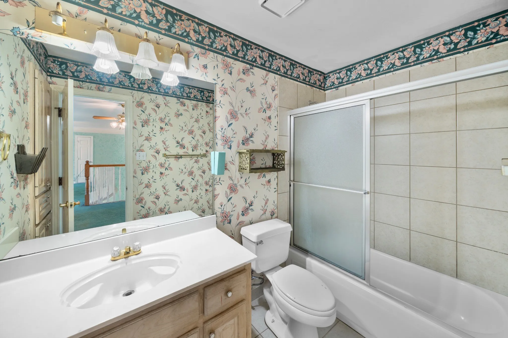 Single Family Residence For Sale in Ellis County , 2941 N Mockingbird Lane, Midlothian, Texas 76065, 3 Bedroom, 3 Bathroom, 2 Garage spaces, 2,985 Sqft, built in 1992, mls#21377012, Real Estate Agent in Midlothian, Homes For Sale in Ellis county, Homes For Sale in Midlothian, Realtor in Midlothian Texas, Real Estate Brokerage Independent Realty Texas, Luminita Cordes Realtor