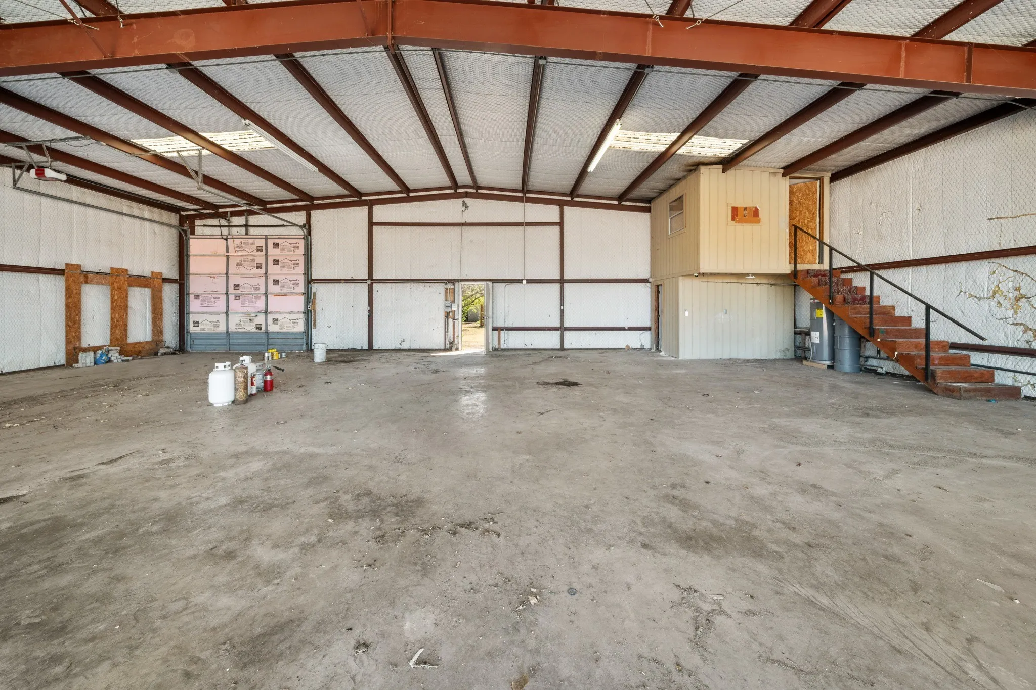 Single Family Residence For Sale in Ellis County , 2941 N Mockingbird Lane, Midlothian, Texas 76065, 3 Bedroom, 3 Bathroom, 2 Garage spaces, 2,985 Sqft, built in 1992, mls#21377012, Real Estate Agent in Midlothian, Homes For Sale in Ellis county, Homes For Sale in Midlothian, Realtor in Midlothian Texas, Real Estate Brokerage Independent Realty Texas, Luminita Cordes Realtor
