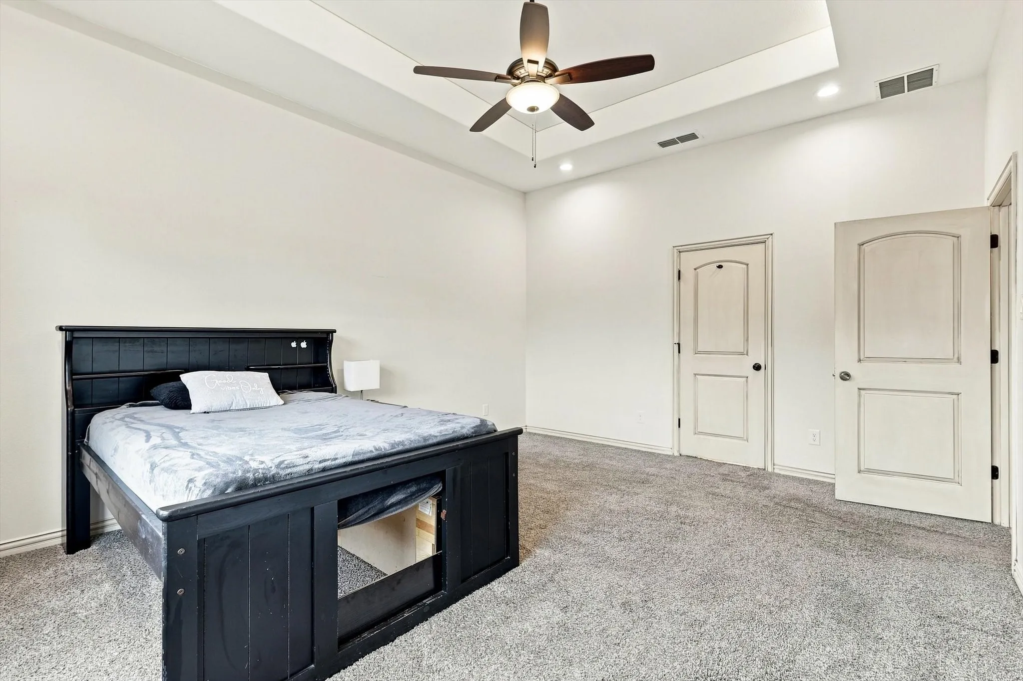 Single Family Residence For Sale in Ellis County , 113 Silverwood Drive, Ovilla, Texas 75154, 4 Bedroom, 3 Bathroom, 2 Garage spaces, 3,000 Sqft, built in 2018, mls#21377792, Real Estate Agent in Ovilla, Homes For Sale in Ellis county, Homes For Sale in Ovilla, Realtor in Ovilla Texas, Real Estate Brokerage Independent Realty Texas, Luminita Cordes Realtor