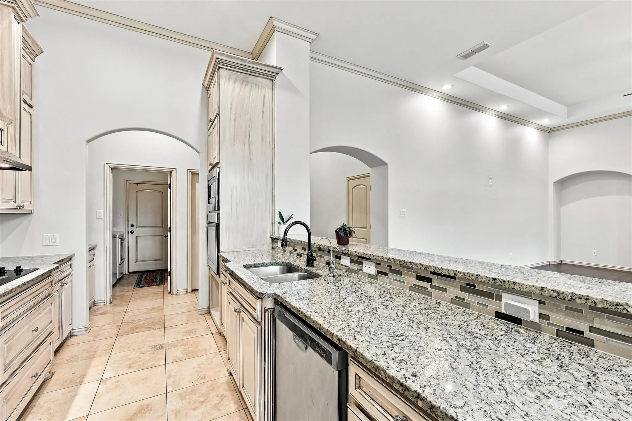Single Family Residence For Sale in Ellis County , 113 Silverwood Drive, Ovilla, Texas 75154, 4 Bedroom, 3 Bathroom, 2 Garage spaces, 3,000 Sqft, built in 2018, mls#21377792, Real Estate Agent in Ovilla, Homes For Sale in Ellis county, Homes For Sale in Ovilla, Realtor in Ovilla Texas, Real Estate Brokerage Independent Realty Texas, Luminita Cordes Realtor