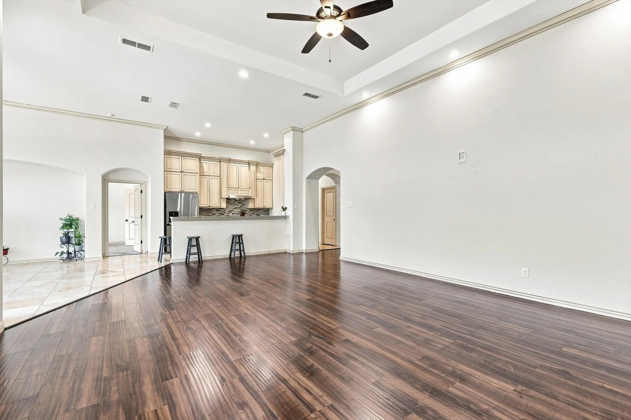 Single Family Residence For Sale in Ellis County , 113 Silverwood Drive, Ovilla, Texas 75154, 4 Bedroom, 3 Bathroom, 2 Garage spaces, 3,000 Sqft, built in 2018, mls#21377792, Real Estate Agent in Ovilla, Homes For Sale in Ellis county, Homes For Sale in Ovilla, Realtor in Ovilla Texas, Real Estate Brokerage Independent Realty Texas, Luminita Cordes Realtor