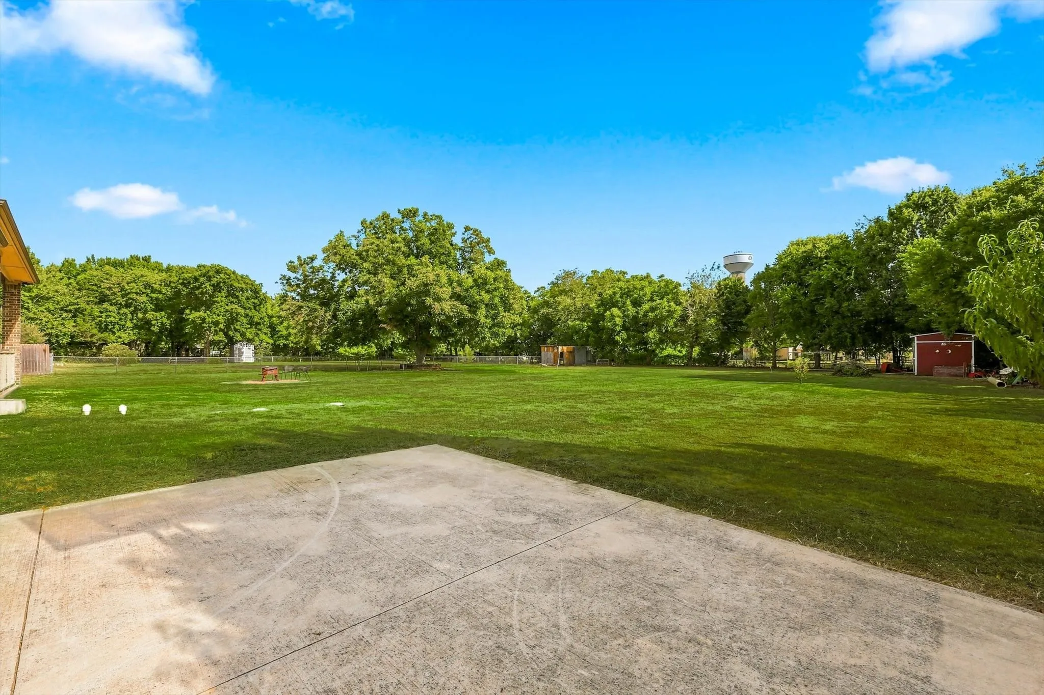 Single Family Residence For Sale in Ellis County , 113 Silverwood Drive, Ovilla, Texas 75154, 4 Bedroom, 3 Bathroom, 2 Garage spaces, 3,000 Sqft, built in 2018, mls#21377792, Real Estate Agent in Ovilla, Homes For Sale in Ellis county, Homes For Sale in Ovilla, Realtor in Ovilla Texas, Real Estate Brokerage Independent Realty Texas, Luminita Cordes Realtor