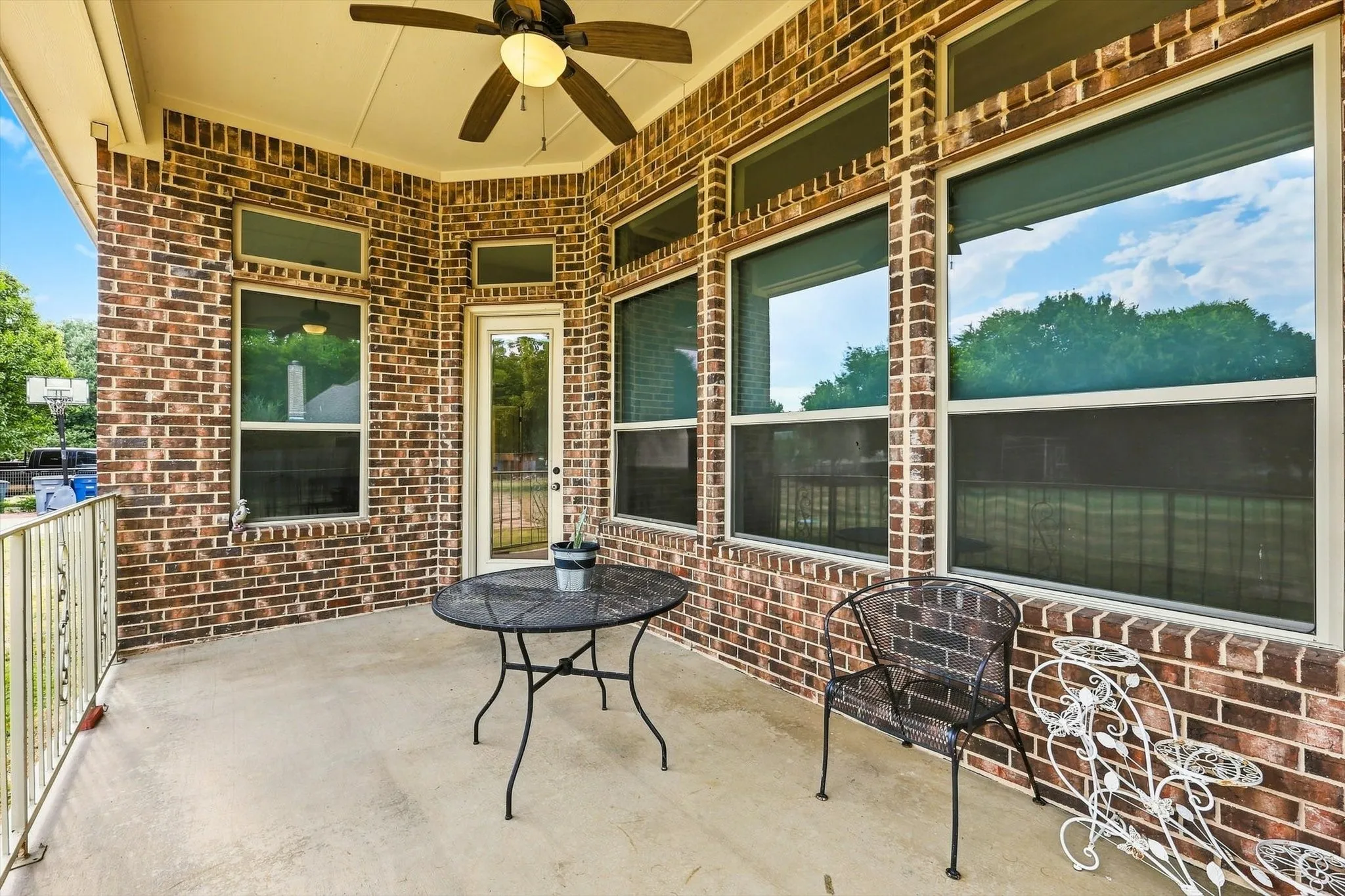 Single Family Residence For Sale in Ellis County , 113 Silverwood Drive, Ovilla, Texas 75154, 4 Bedroom, 3 Bathroom, 2 Garage spaces, 3,000 Sqft, built in 2018, mls#21377792, Real Estate Agent in Ovilla, Homes For Sale in Ellis county, Homes For Sale in Ovilla, Realtor in Ovilla Texas, Real Estate Brokerage Independent Realty Texas, Luminita Cordes Realtor