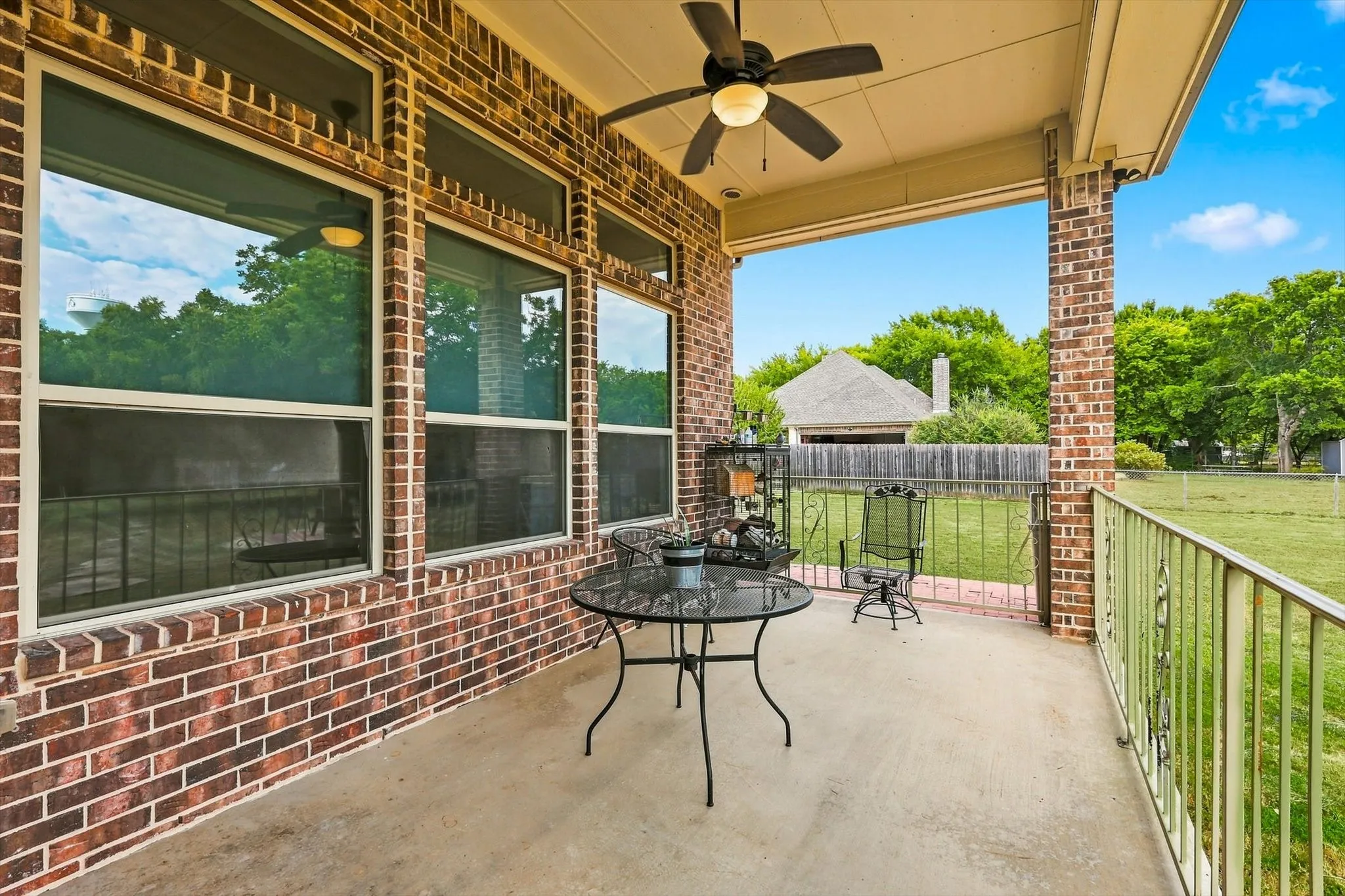 Single Family Residence For Sale in Ellis County , 113 Silverwood Drive, Ovilla, Texas 75154, 4 Bedroom, 3 Bathroom, 2 Garage spaces, 3,000 Sqft, built in 2018, mls#21377792, Real Estate Agent in Ovilla, Homes For Sale in Ellis county, Homes For Sale in Ovilla, Realtor in Ovilla Texas, Real Estate Brokerage Independent Realty Texas, Luminita Cordes Realtor