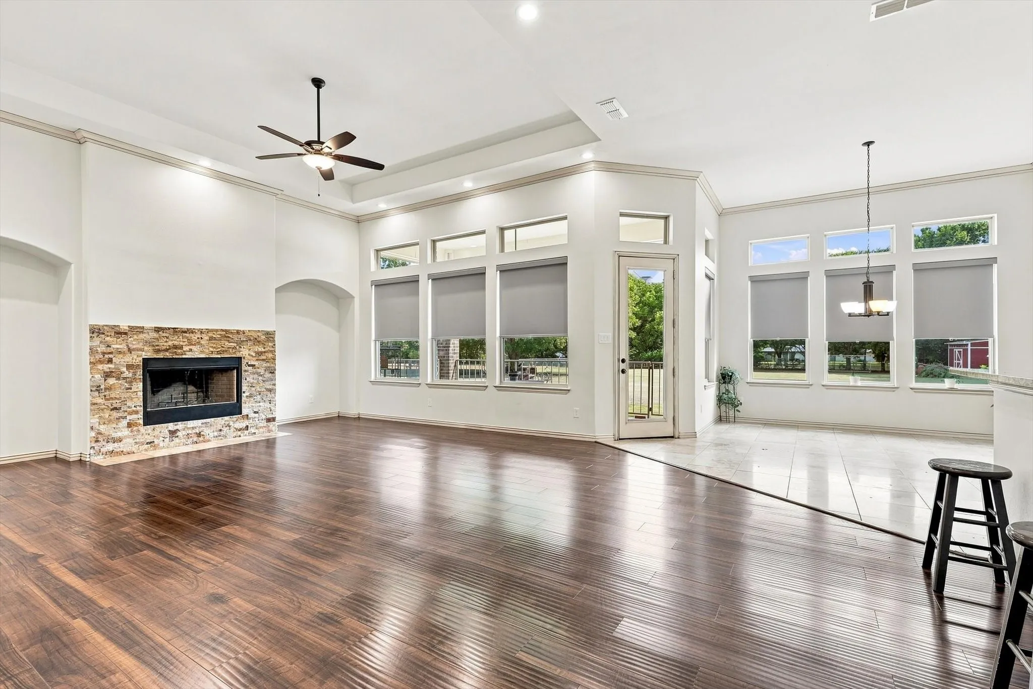 Single Family Residence For Sale in Ellis County , 113 Silverwood Drive, Ovilla, Texas 75154, 4 Bedroom, 3 Bathroom, 2 Garage spaces, 3,000 Sqft, built in 2018, mls#21377792, Real Estate Agent in Ovilla, Homes For Sale in Ellis county, Homes For Sale in Ovilla, Realtor in Ovilla Texas, Real Estate Brokerage Independent Realty Texas, Luminita Cordes Realtor