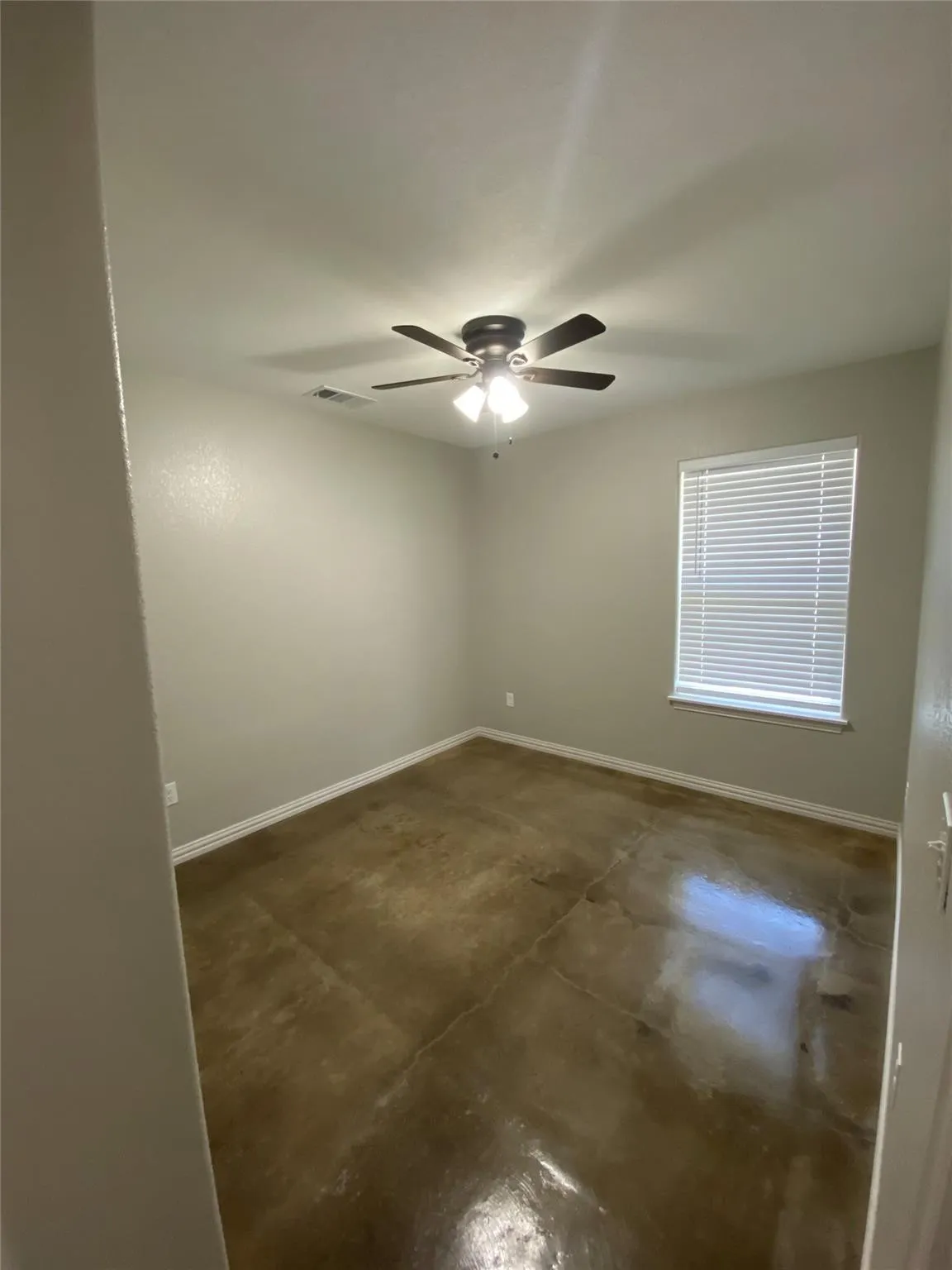 Single Family Residence For Rent in Grayson County , 1017 S Scullin Avenue, Denison, Texas 75020, 3 Bedroom, 2 Bathroom, Garage spaces, 1,064 Sqft, built in 2022, mls#21378046, Real Estate Agent in Denison, Homes For Rent in Grayson county, Homes For Rent in Denison, Realtor in Denison Texas, Real Estate Brokerage Independent Realty Texas, Luminita Cordes Realtor
