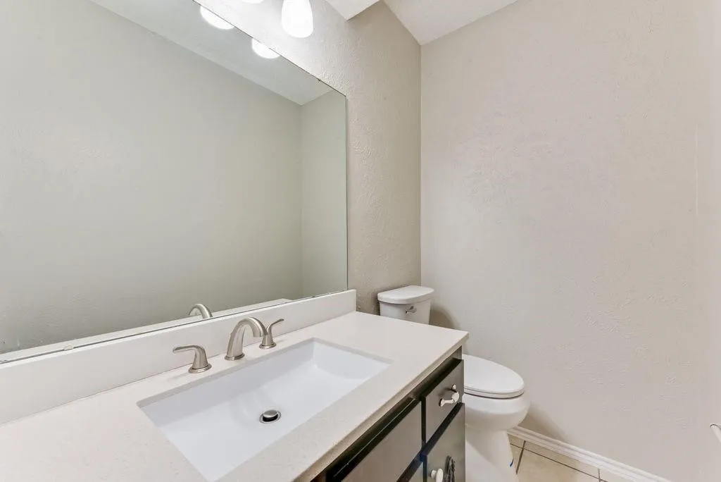 Townhouse For Rent in Tarrant County , 1728 sanford J, Arlington, Texas 76012, 2 Bedroom, 2 Bathroom, Garage spaces, 1,108 Sqft, built in 1972, mls#21378047, Real Estate Agent in Arlington, Homes For Rent in Tarrant county, Homes For Rent in Arlington, Realtor in Arlington Texas, Real Estate Brokerage Independent Realty Texas, Luminita Cordes Realtor