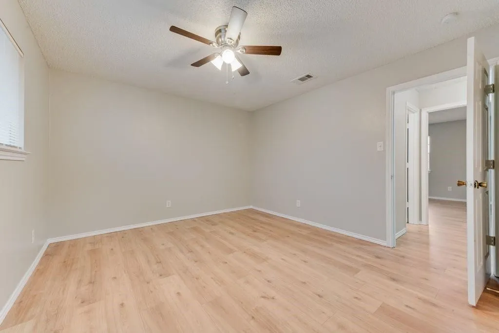 Townhouse For Rent in Tarrant County , 1728 sanford J, Arlington, Texas 76012, 2 Bedroom, 2 Bathroom, Garage spaces, 1,108 Sqft, built in 1972, mls#21378047, Real Estate Agent in Arlington, Homes For Rent in Tarrant county, Homes For Rent in Arlington, Realtor in Arlington Texas, Real Estate Brokerage Independent Realty Texas, Luminita Cordes Realtor