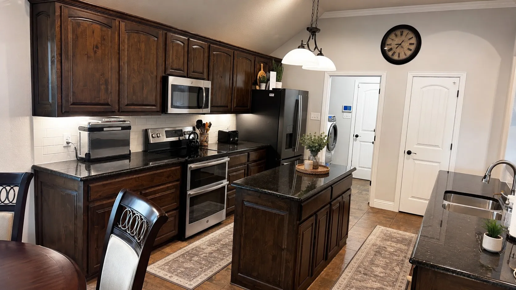 Single Family Residence For Sale in Tarrant County , 6712 Fire Dance Drive, Benbrook, Texas 76126, 3 Bedroom, 2 Bathroom, 2 Garage spaces, 2,076 Sqft, built in 2018, mls#21373026, Real Estate Agent in Benbrook, Homes For Sale in Tarrant county, Homes For Sale in Benbrook, Realtor in Benbrook Texas, Real Estate Brokerage Independent Realty Texas, Luminita Cordes Realtor