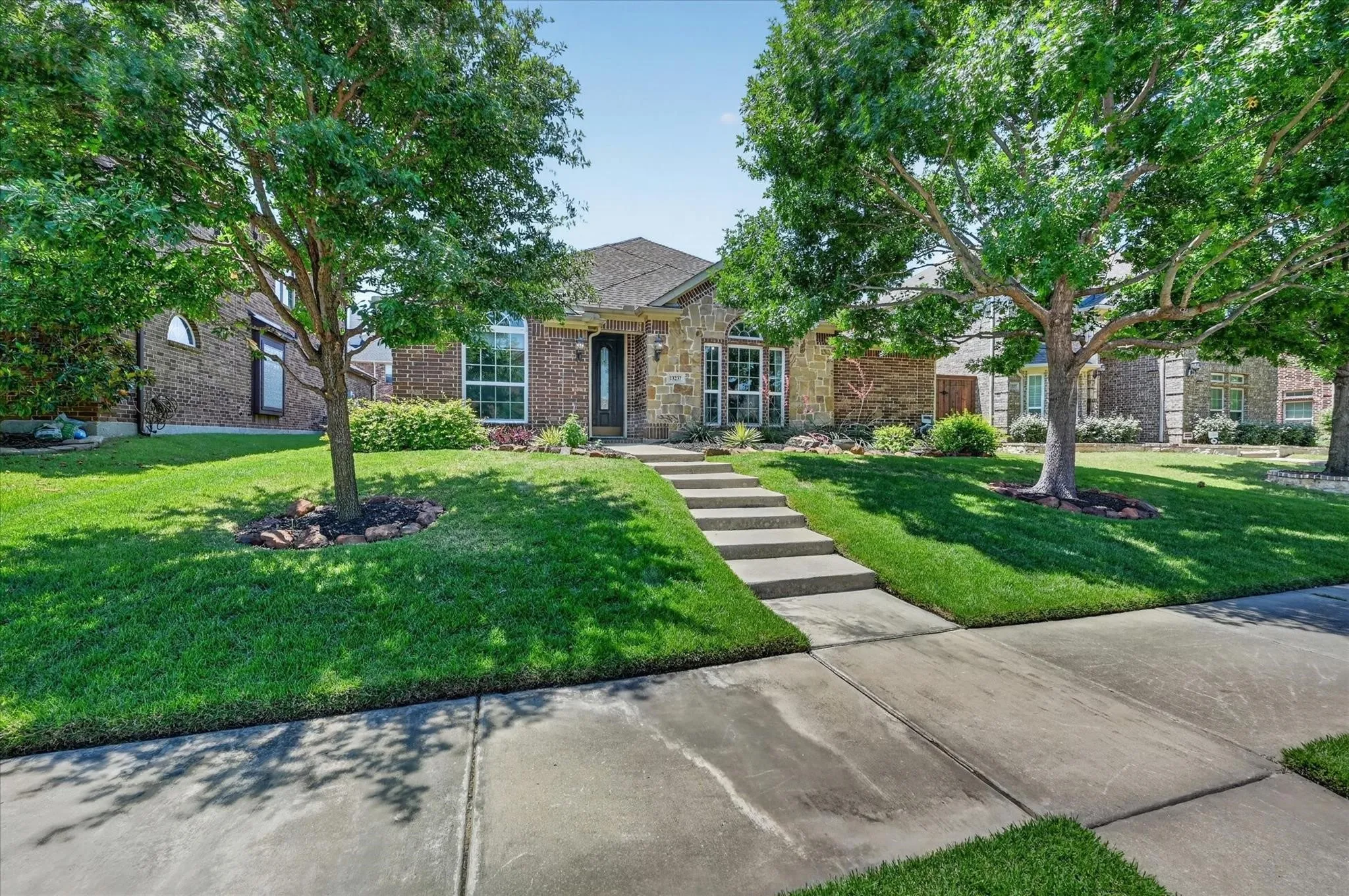 Single Family Residence For Rent in Denton County , 13237 Janet Drive, Frisco, Texas 75033, 3 Bedroom, 2 Bathroom, 2 Garage spaces, 1,902 Sqft, built in 2011, mls#21377983, Real Estate Agent in Frisco, Homes For Rent in Denton county, Homes For Rent in Frisco, Realtor in Frisco Texas, Real Estate Brokerage Independent Realty Texas, Luminita Cordes Realtor