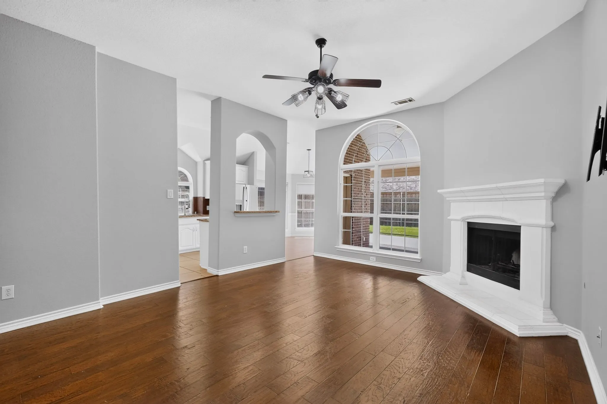 Single Family Residence For Rent in Denton County , 13237 Janet Drive, Frisco, Texas 75033, 3 Bedroom, 2 Bathroom, 2 Garage spaces, 1,902 Sqft, built in 2011, mls#21377983, Real Estate Agent in Frisco, Homes For Rent in Denton county, Homes For Rent in Frisco, Realtor in Frisco Texas, Real Estate Brokerage Independent Realty Texas, Luminita Cordes Realtor
