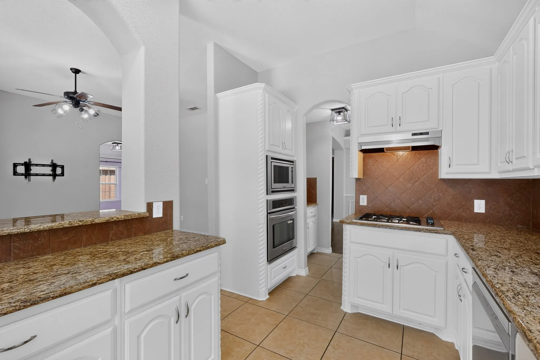 Single Family Residence For Rent in Denton County , 13237 Janet Drive, Frisco, Texas 75033, 3 Bedroom, 2 Bathroom, 2 Garage spaces, 1,902 Sqft, built in 2011, mls#21377983, Real Estate Agent in Frisco, Homes For Rent in Denton county, Homes For Rent in Frisco, Realtor in Frisco Texas, Real Estate Brokerage Independent Realty Texas, Luminita Cordes Realtor