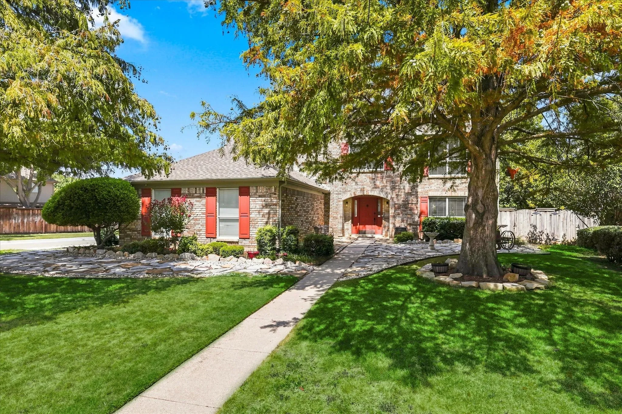 Single Family Residence For Sale in Denton County , 1636 Fuqua Drive, Flower Mound, Texas 75028, 4 Bedroom, 3 Bathroom, 2 Garage spaces, 2,730 Sqft, built in 1989, mls#21376731, Real Estate Agent in Flower Mound, Homes For Sale in Denton county, Homes For Sale in Flower Mound, Realtor in Flower Mound Texas, Real Estate Brokerage Independent Realty Texas, Luminita Cordes Realtor
