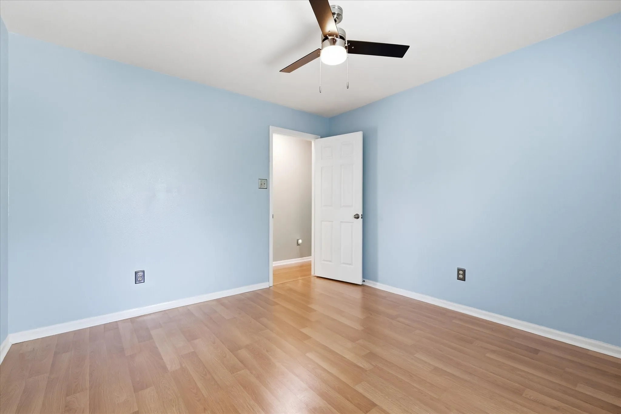 Single Family Residence For Sale in Denton County , 1636 Fuqua Drive, Flower Mound, Texas 75028, 4 Bedroom, 3 Bathroom, 2 Garage spaces, 2,730 Sqft, built in 1989, mls#21376731, Real Estate Agent in Flower Mound, Homes For Sale in Denton county, Homes For Sale in Flower Mound, Realtor in Flower Mound Texas, Real Estate Brokerage Independent Realty Texas, Luminita Cordes Realtor