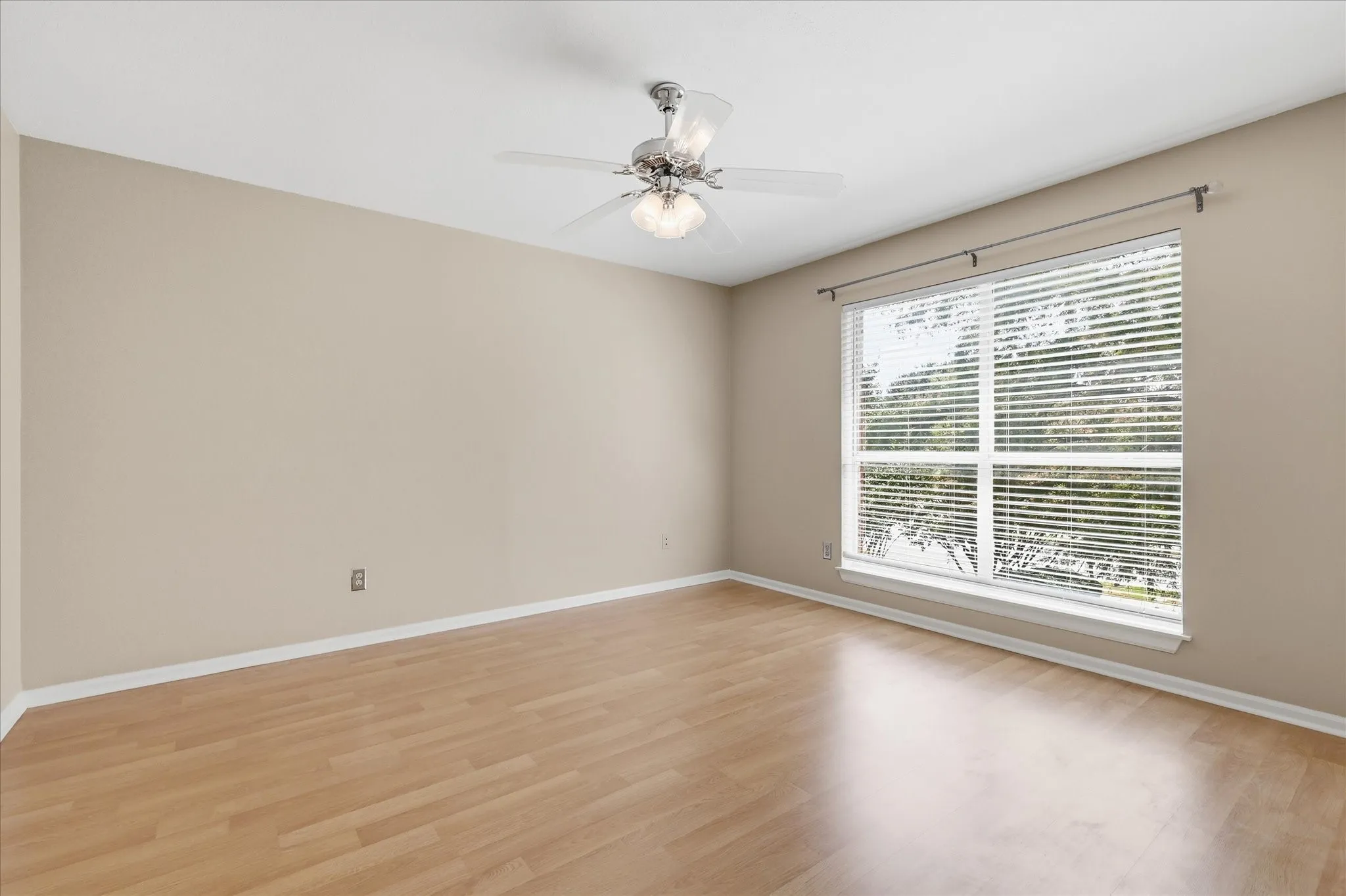 Single Family Residence For Sale in Denton County , 1636 Fuqua Drive, Flower Mound, Texas 75028, 4 Bedroom, 3 Bathroom, 2 Garage spaces, 2,730 Sqft, built in 1989, mls#21376731, Real Estate Agent in Flower Mound, Homes For Sale in Denton county, Homes For Sale in Flower Mound, Realtor in Flower Mound Texas, Real Estate Brokerage Independent Realty Texas, Luminita Cordes Realtor