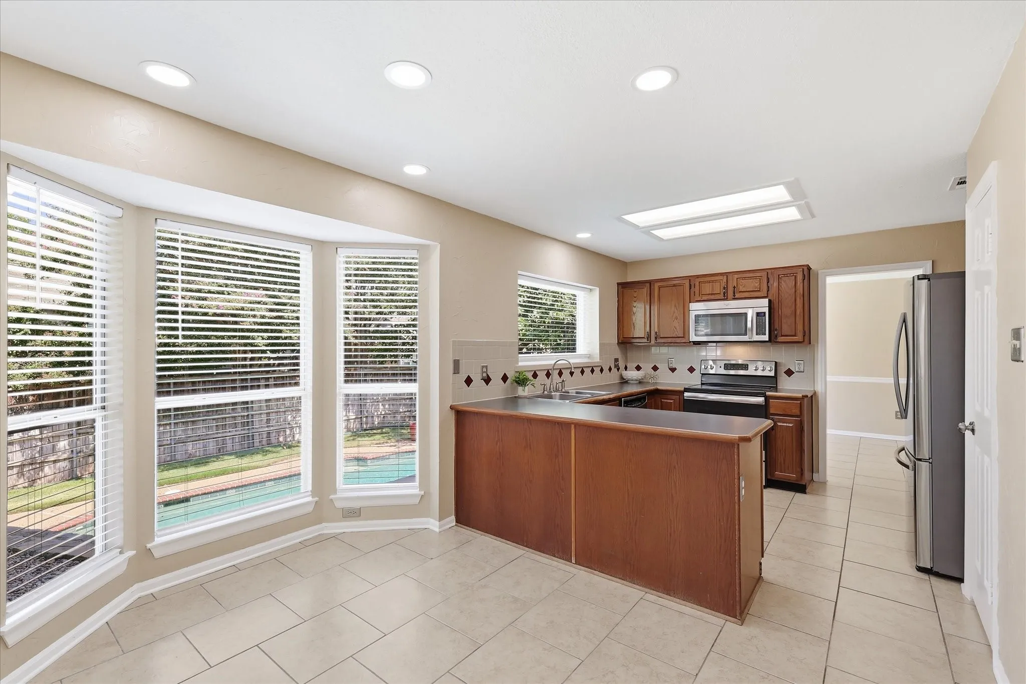 Single Family Residence For Sale in Denton County , 1636 Fuqua Drive, Flower Mound, Texas 75028, 4 Bedroom, 3 Bathroom, 2 Garage spaces, 2,730 Sqft, built in 1989, mls#21376731, Real Estate Agent in Flower Mound, Homes For Sale in Denton county, Homes For Sale in Flower Mound, Realtor in Flower Mound Texas, Real Estate Brokerage Independent Realty Texas, Luminita Cordes Realtor