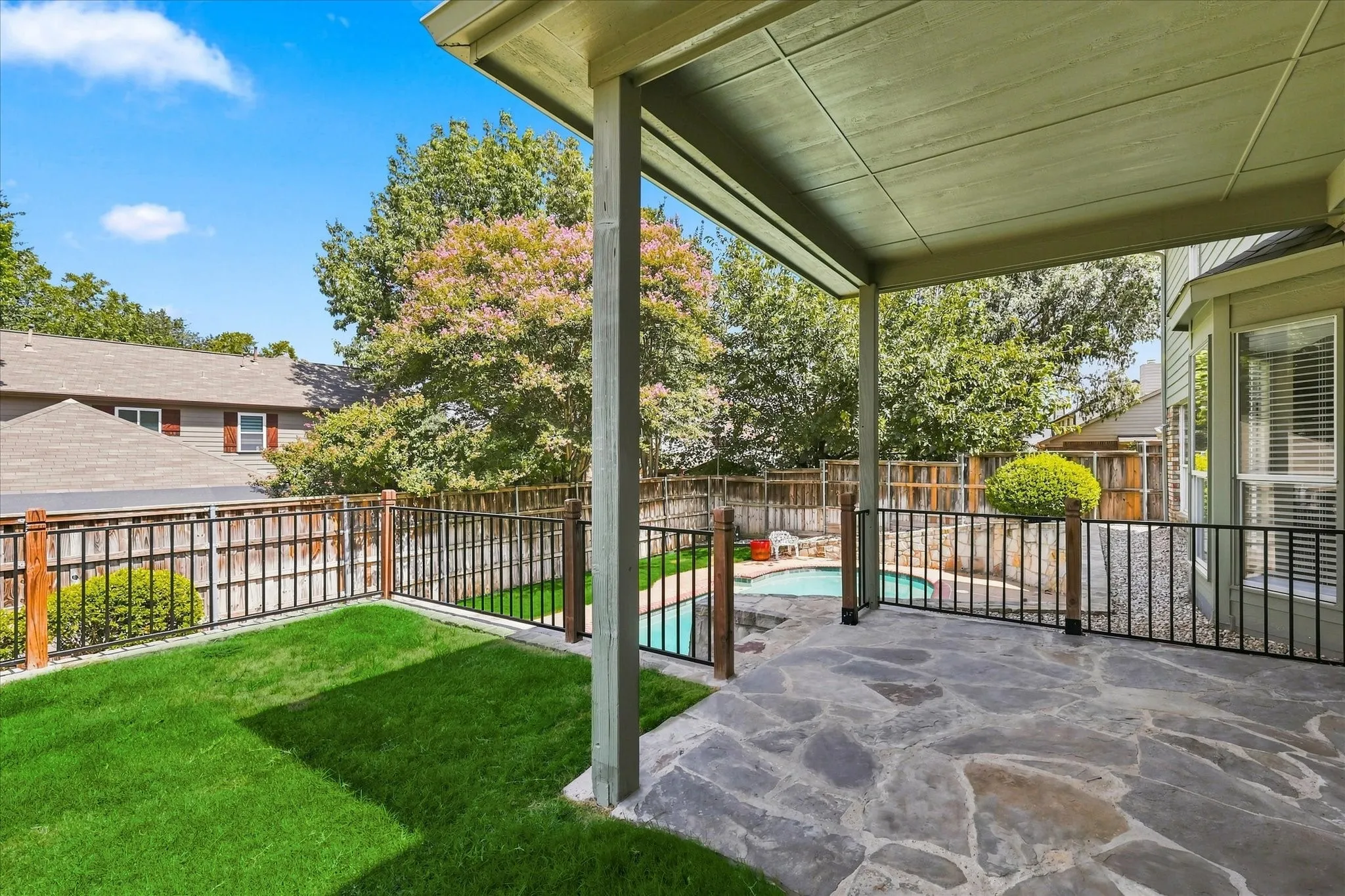 Single Family Residence For Sale in Denton County , 1636 Fuqua Drive, Flower Mound, Texas 75028, 4 Bedroom, 3 Bathroom, 2 Garage spaces, 2,730 Sqft, built in 1989, mls#21376731, Real Estate Agent in Flower Mound, Homes For Sale in Denton county, Homes For Sale in Flower Mound, Realtor in Flower Mound Texas, Real Estate Brokerage Independent Realty Texas, Luminita Cordes Realtor