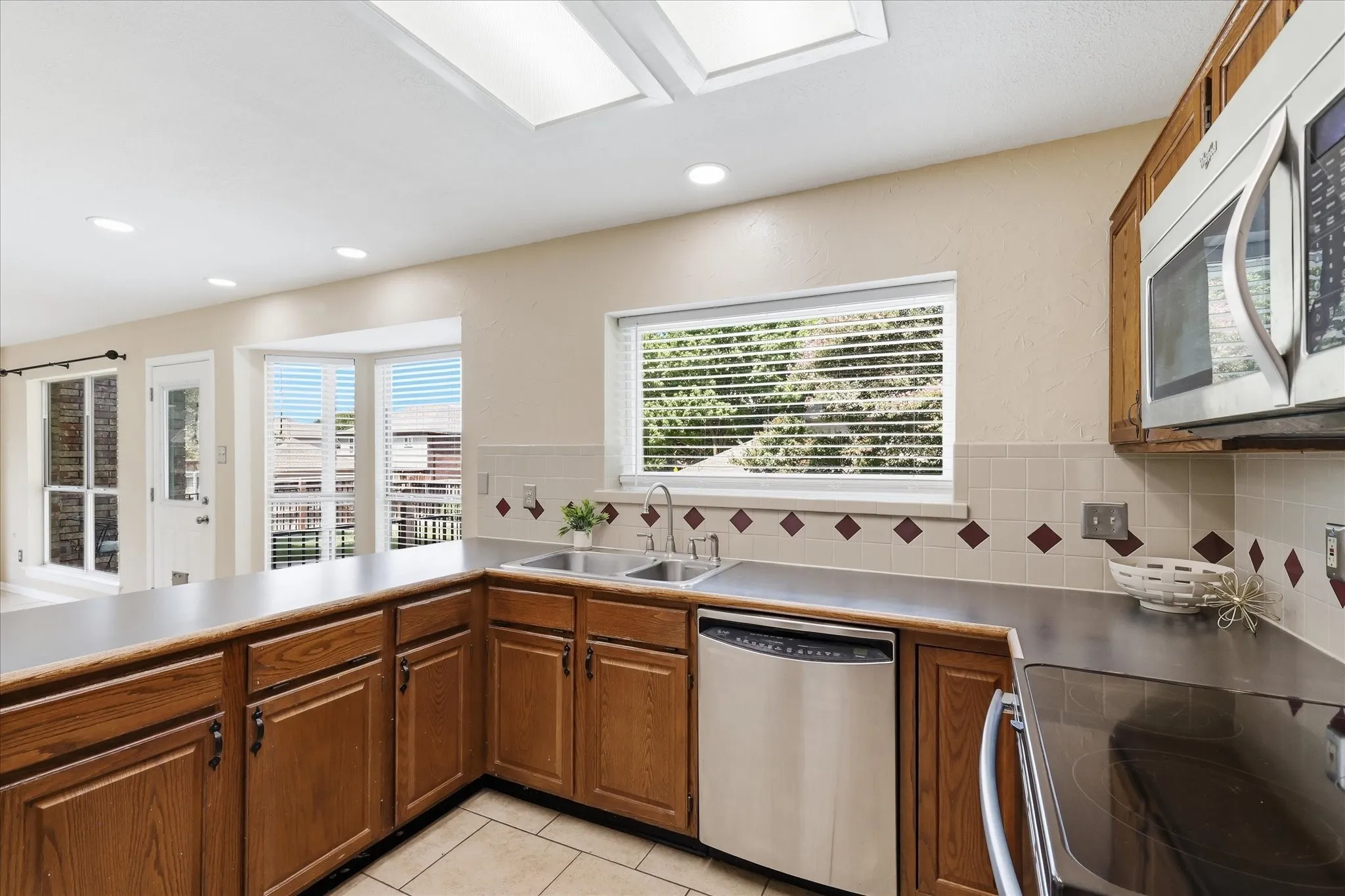 Single Family Residence For Sale in Denton County , 1636 Fuqua Drive, Flower Mound, Texas 75028, 4 Bedroom, 3 Bathroom, 2 Garage spaces, 2,730 Sqft, built in 1989, mls#21376731, Real Estate Agent in Flower Mound, Homes For Sale in Denton county, Homes For Sale in Flower Mound, Realtor in Flower Mound Texas, Real Estate Brokerage Independent Realty Texas, Luminita Cordes Realtor