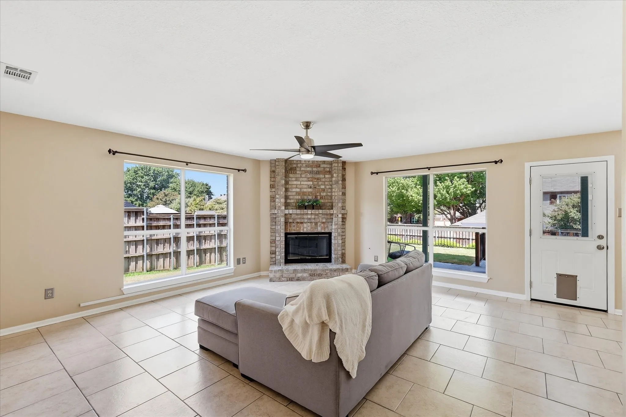 Single Family Residence For Sale in Denton County , 1636 Fuqua Drive, Flower Mound, Texas 75028, 4 Bedroom, 3 Bathroom, 2 Garage spaces, 2,730 Sqft, built in 1989, mls#21376731, Real Estate Agent in Flower Mound, Homes For Sale in Denton county, Homes For Sale in Flower Mound, Realtor in Flower Mound Texas, Real Estate Brokerage Independent Realty Texas, Luminita Cordes Realtor