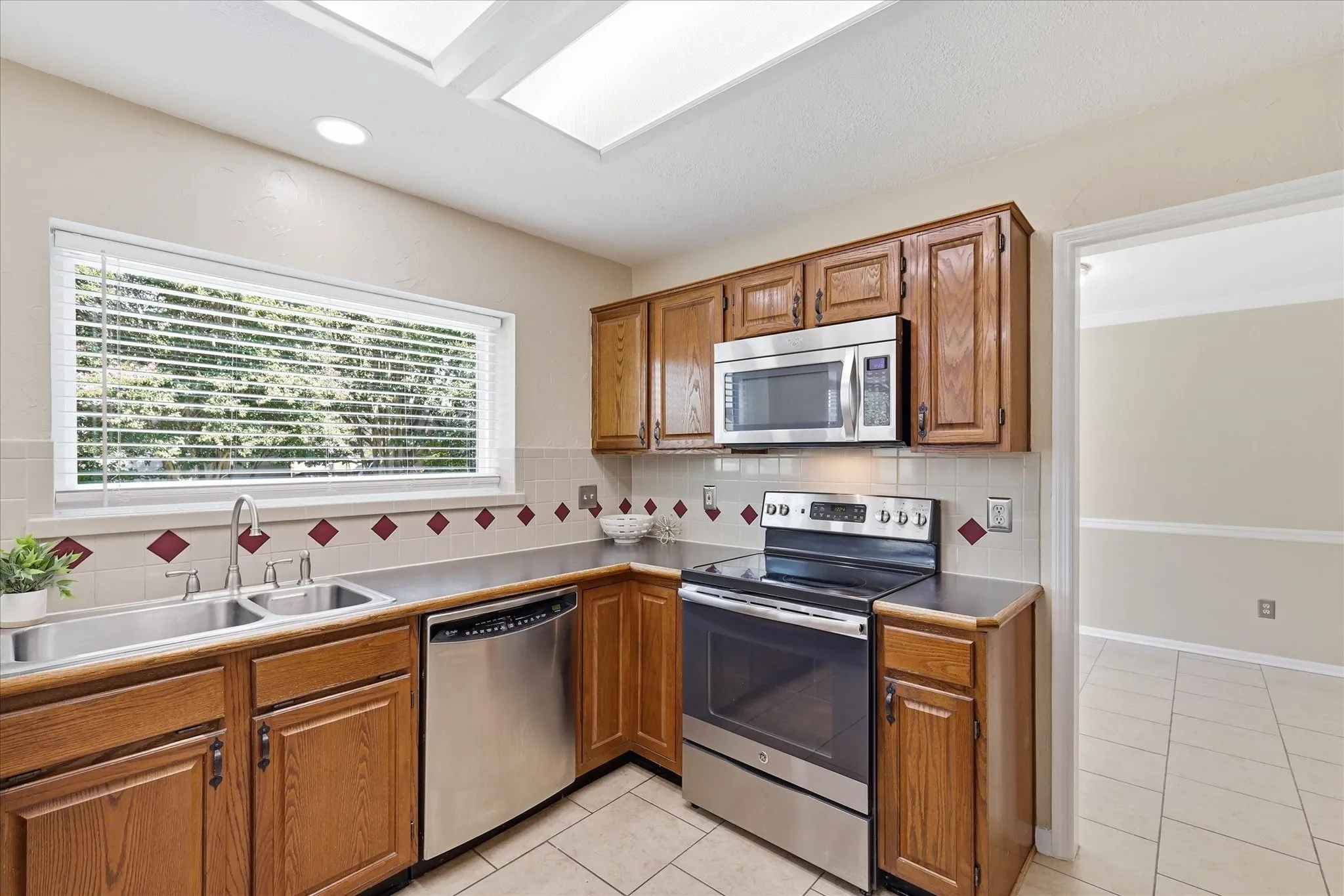 Single Family Residence For Sale in Denton County , 1636 Fuqua Drive, Flower Mound, Texas 75028, 4 Bedroom, 3 Bathroom, 2 Garage spaces, 2,730 Sqft, built in 1989, mls#21376731, Real Estate Agent in Flower Mound, Homes For Sale in Denton county, Homes For Sale in Flower Mound, Realtor in Flower Mound Texas, Real Estate Brokerage Independent Realty Texas, Luminita Cordes Realtor