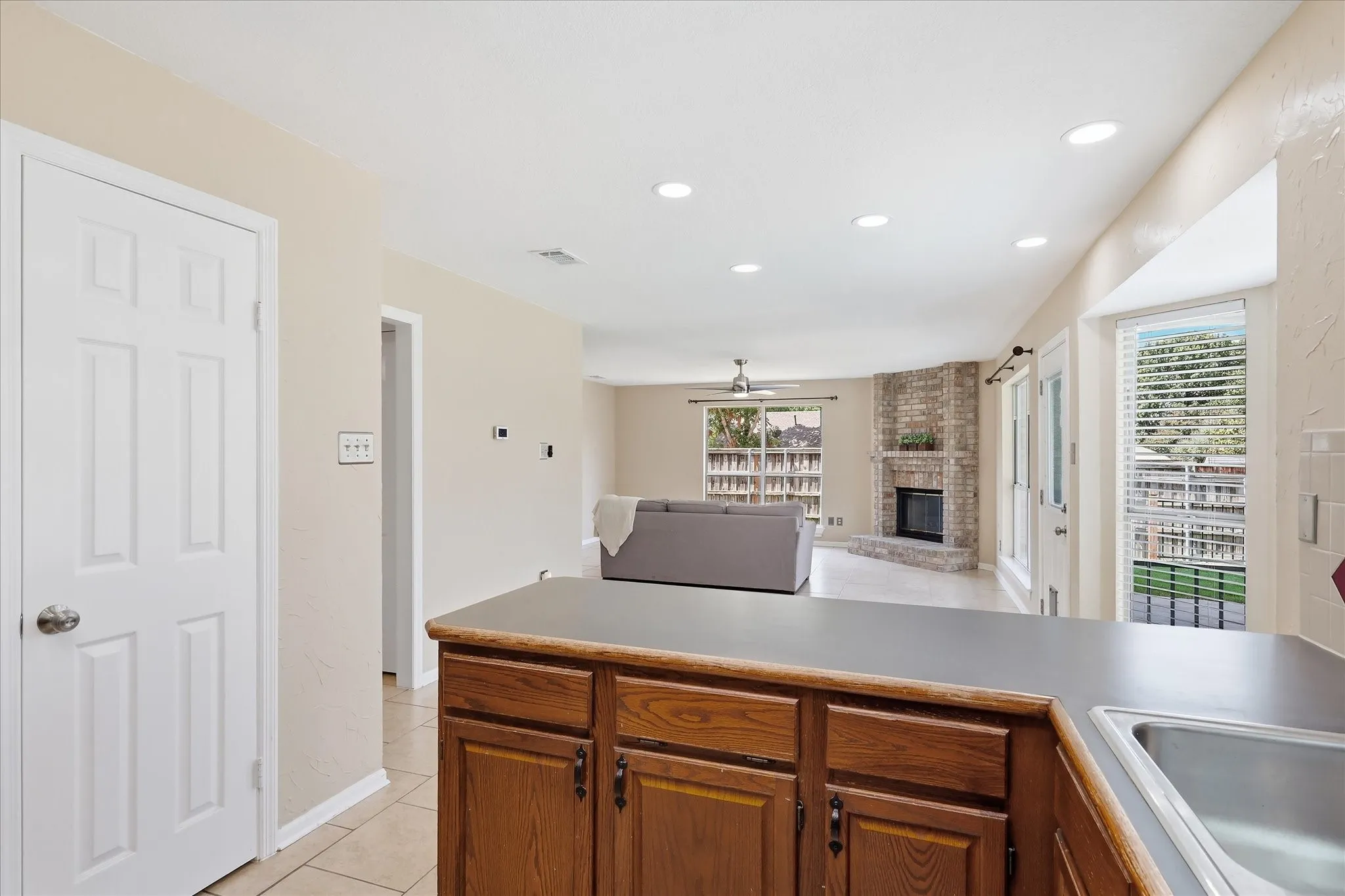 Single Family Residence For Sale in Denton County , 1636 Fuqua Drive, Flower Mound, Texas 75028, 4 Bedroom, 3 Bathroom, 2 Garage spaces, 2,730 Sqft, built in 1989, mls#21376731, Real Estate Agent in Flower Mound, Homes For Sale in Denton county, Homes For Sale in Flower Mound, Realtor in Flower Mound Texas, Real Estate Brokerage Independent Realty Texas, Luminita Cordes Realtor