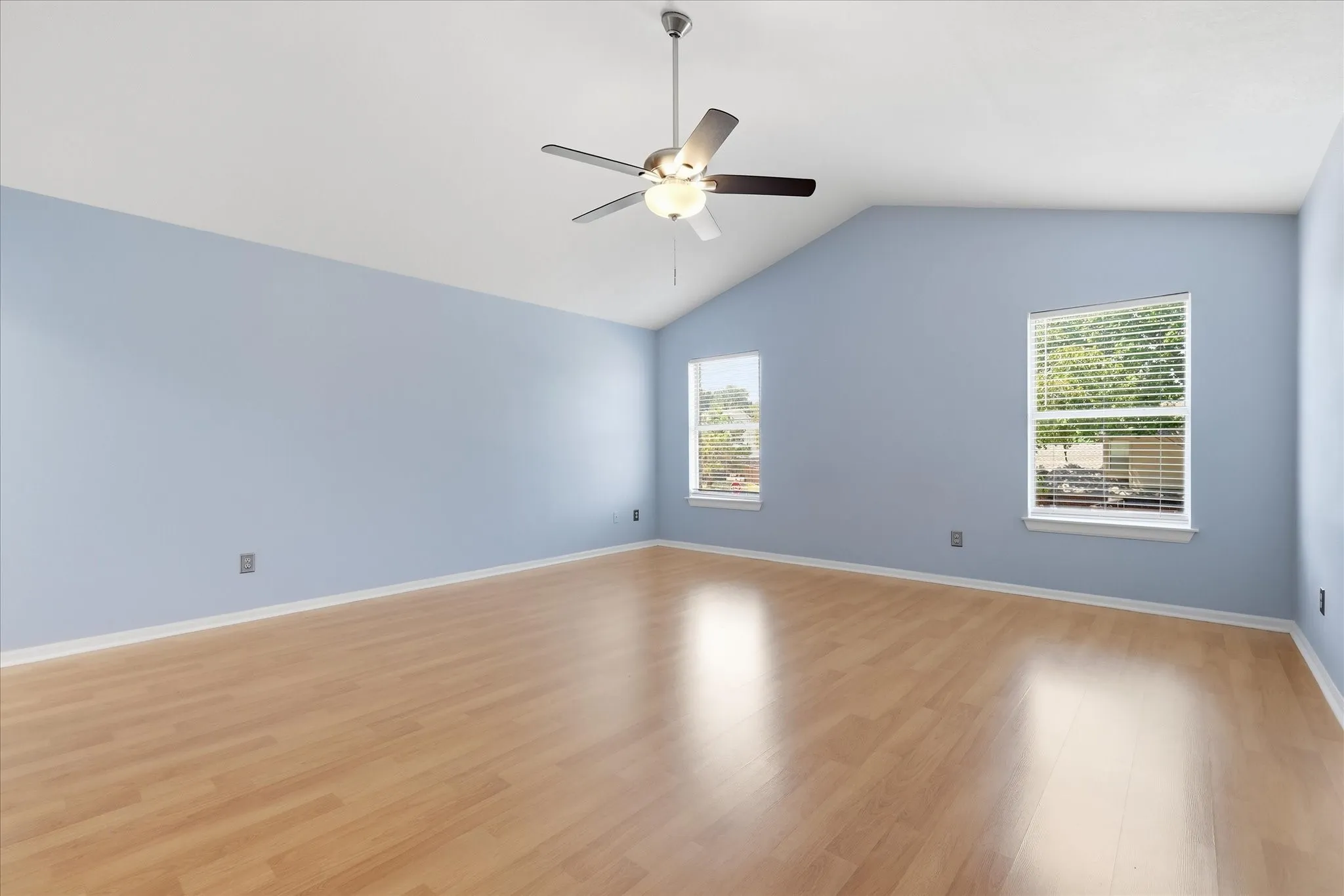Single Family Residence For Sale in Denton County , 1636 Fuqua Drive, Flower Mound, Texas 75028, 4 Bedroom, 3 Bathroom, 2 Garage spaces, 2,730 Sqft, built in 1989, mls#21376731, Real Estate Agent in Flower Mound, Homes For Sale in Denton county, Homes For Sale in Flower Mound, Realtor in Flower Mound Texas, Real Estate Brokerage Independent Realty Texas, Luminita Cordes Realtor
