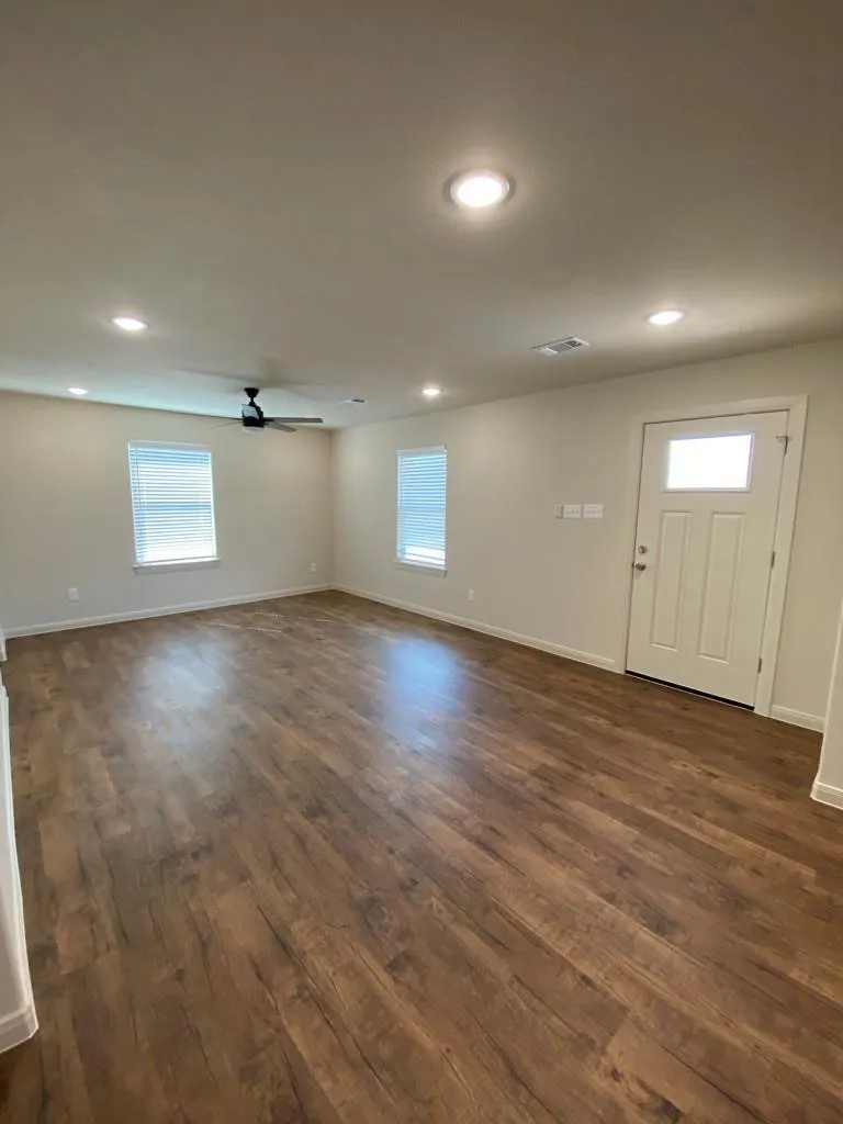 Single Family Residence For Rent in Grayson County , 420 E Shepherd Street, Denison, Texas 75021, 3 Bedroom, 2 Bathroom, Garage spaces, 973 Sqft, built in 2022, mls#21378056, Real Estate Agent in Denison, Homes For Rent in Grayson county, Homes For Rent in Denison, Realtor in Denison Texas, Real Estate Brokerage Independent Realty Texas, Luminita Cordes Realtor
