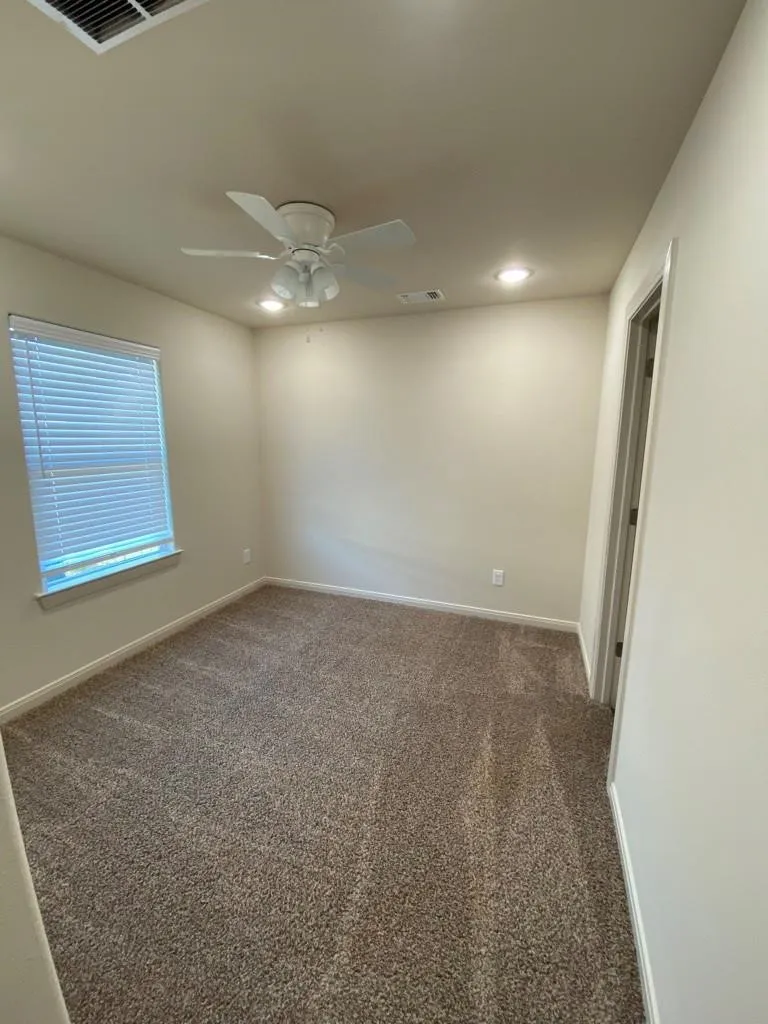 Single Family Residence For Rent in Grayson County , 420 E Shepherd Street, Denison, Texas 75021, 3 Bedroom, 2 Bathroom, Garage spaces, 973 Sqft, built in 2022, mls#21378056, Real Estate Agent in Denison, Homes For Rent in Grayson county, Homes For Rent in Denison, Realtor in Denison Texas, Real Estate Brokerage Independent Realty Texas, Luminita Cordes Realtor