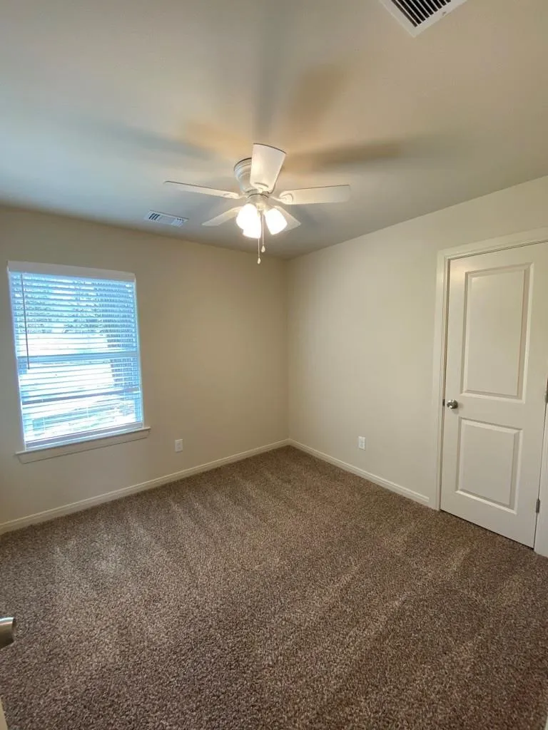 Single Family Residence For Rent in Grayson County , 420 E Shepherd Street, Denison, Texas 75021, 3 Bedroom, 2 Bathroom, Garage spaces, 973 Sqft, built in 2022, mls#21378056, Real Estate Agent in Denison, Homes For Rent in Grayson county, Homes For Rent in Denison, Realtor in Denison Texas, Real Estate Brokerage Independent Realty Texas, Luminita Cordes Realtor