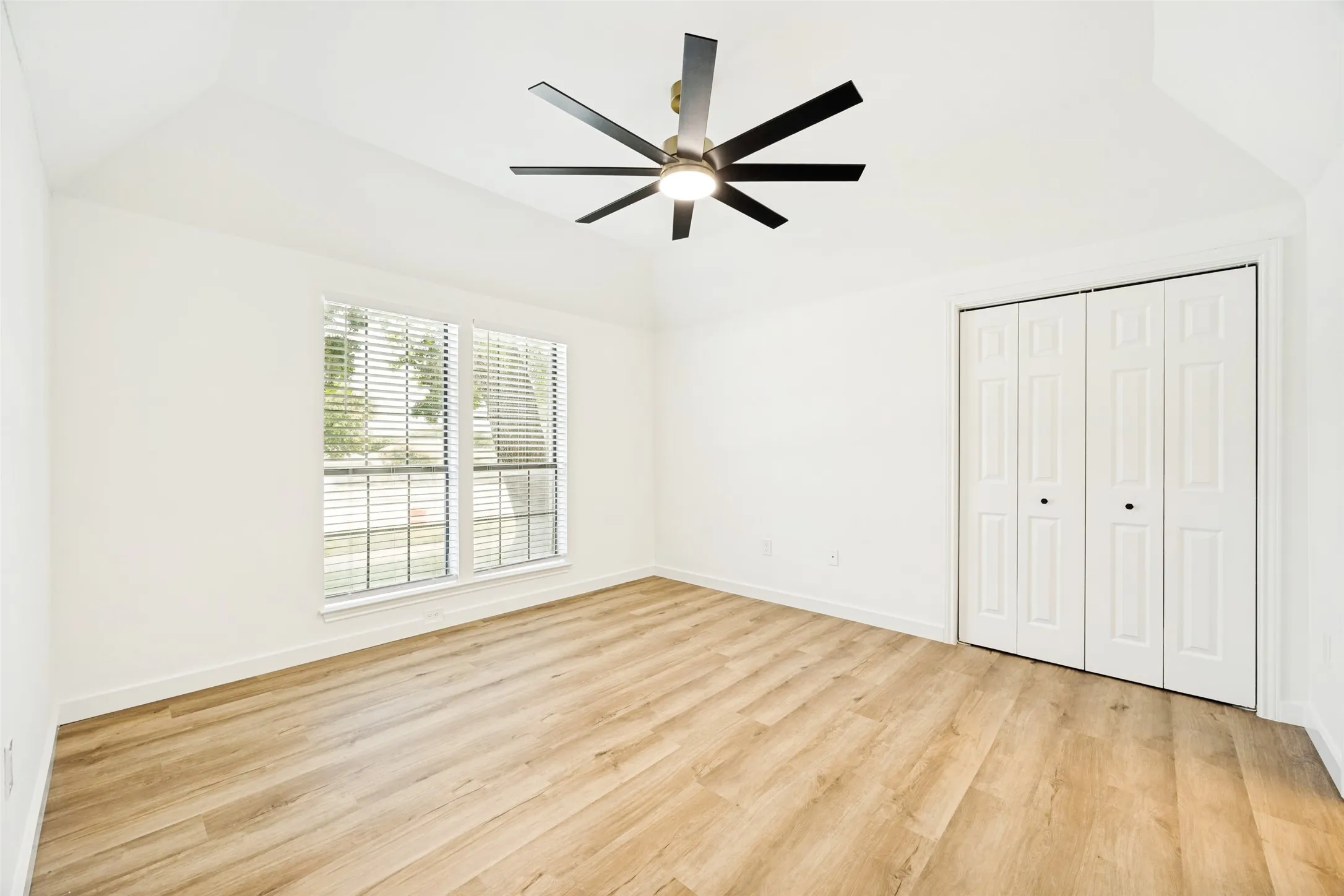 Condominium For Sale in Dallas County , 2835 Keller Springs Road 805, Carrollton, Texas 75006, 2 Bedroom, 3 Bathroom, Garage spaces, 1,225 Sqft, built in 1982, mls#21378057, Real Estate Agent in Carrollton, Homes For Sale in Dallas county, Homes For Sale in Carrollton, Realtor in Carrollton Texas, Real Estate Brokerage Independent Realty Texas, Luminita Cordes Realtor