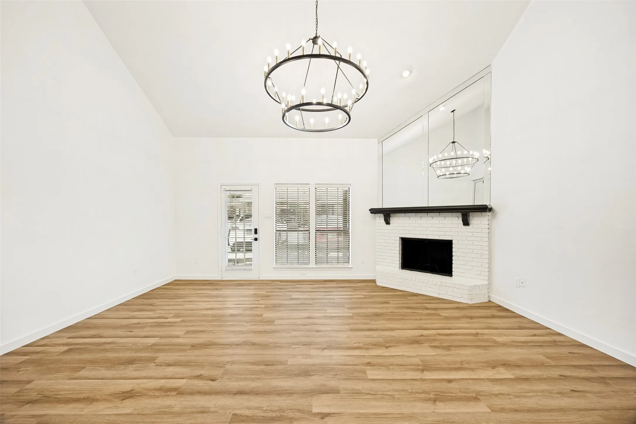 Condominium For Sale in Dallas County , 2835 Keller Springs Road 805, Carrollton, Texas 75006, 2 Bedroom, 3 Bathroom, Garage spaces, 1,225 Sqft, built in 1982, mls#21378057, Real Estate Agent in Carrollton, Homes For Sale in Dallas county, Homes For Sale in Carrollton, Realtor in Carrollton Texas, Real Estate Brokerage Independent Realty Texas, Luminita Cordes Realtor